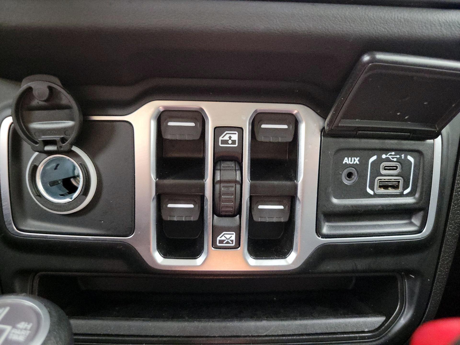 Thumbnail: 2025 Jeep Wrangler - 18