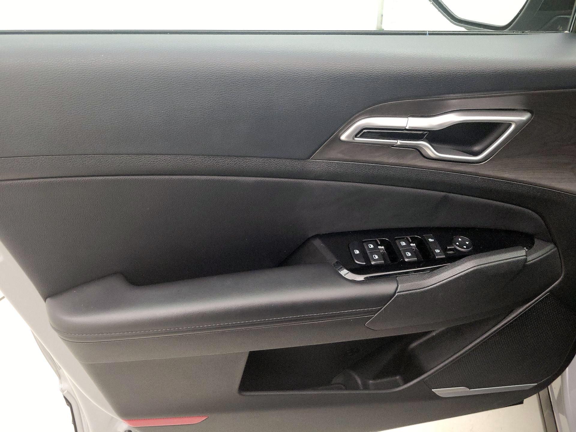 Thumbnail: 2023 Kia Sportage - 12