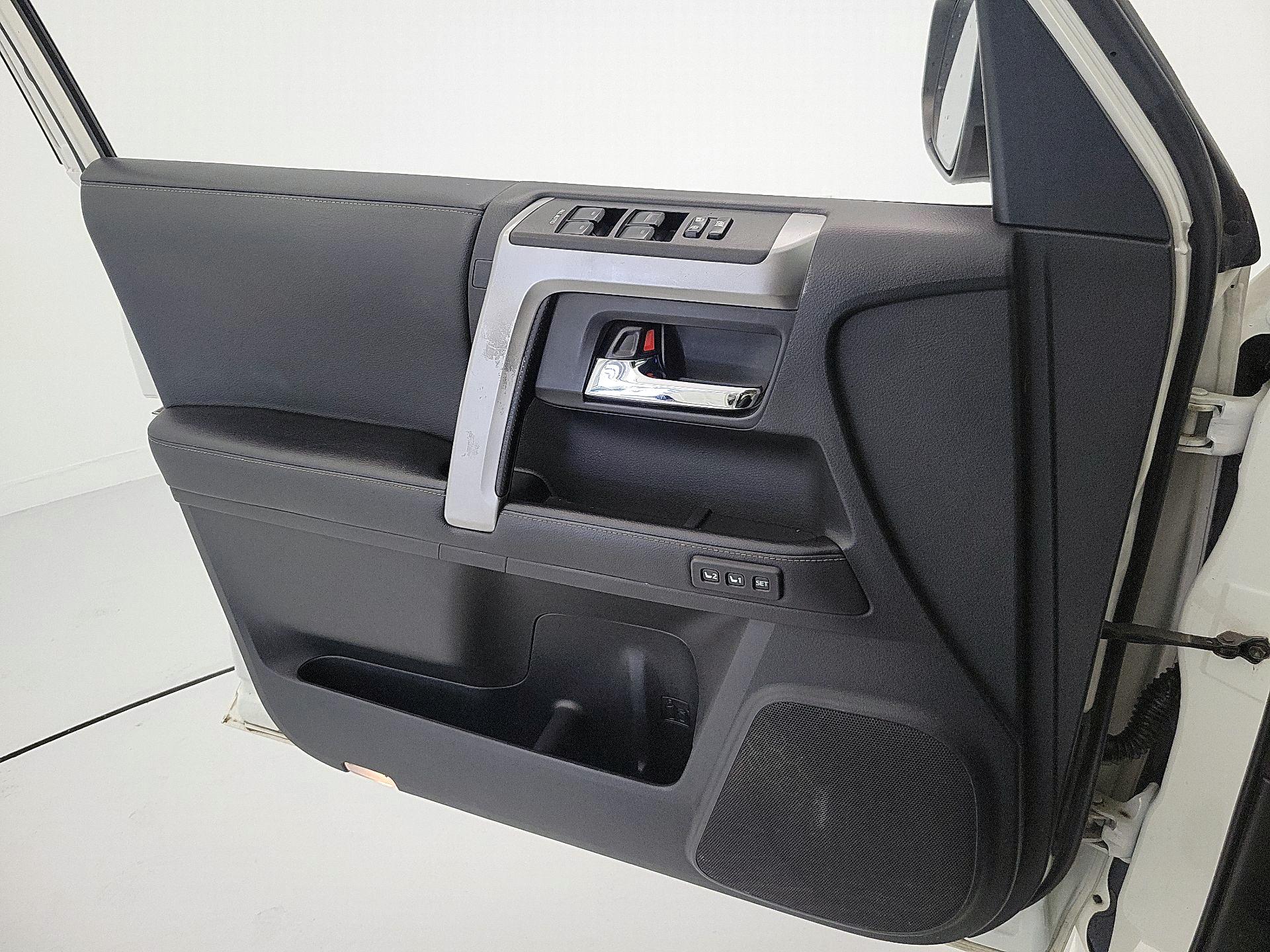 Thumbnail: 2021 Toyota 4Runner - 12