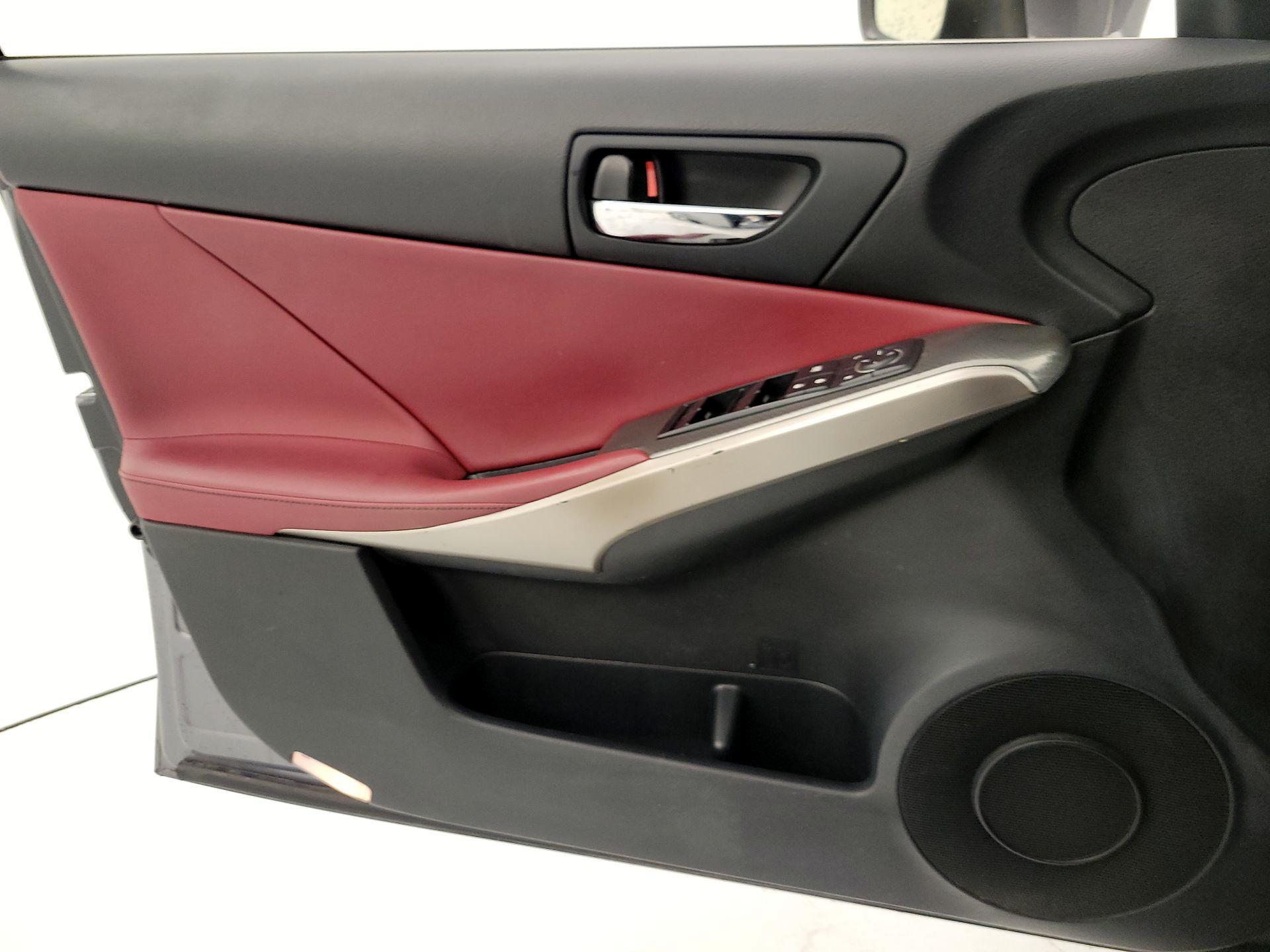 Thumbnail: 2016 Lexus IS - 12