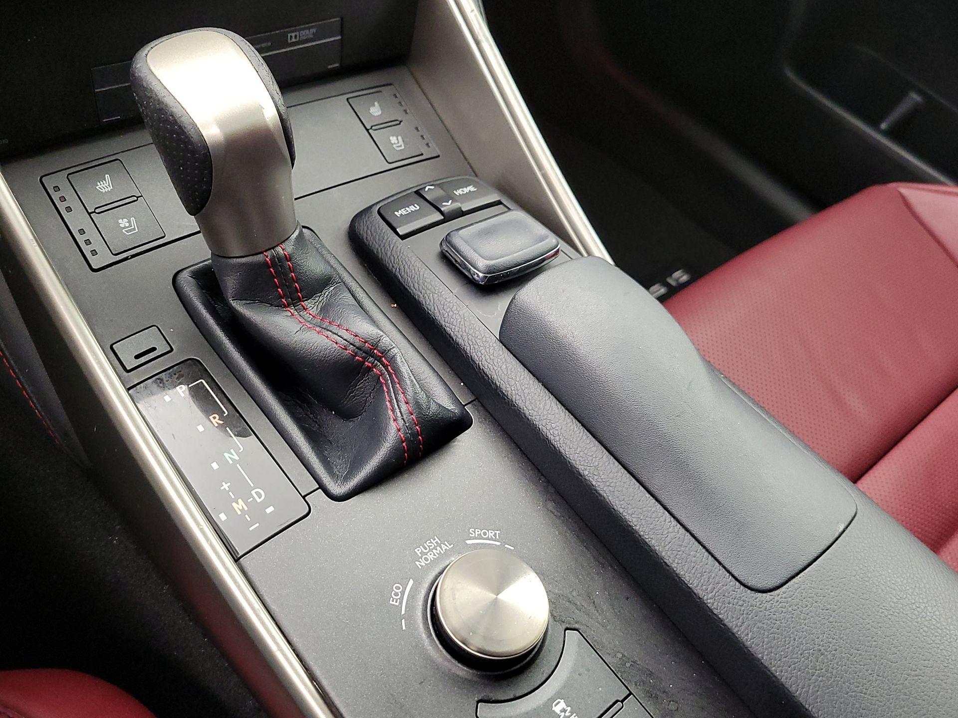 Thumbnail: 2016 Lexus IS - 18