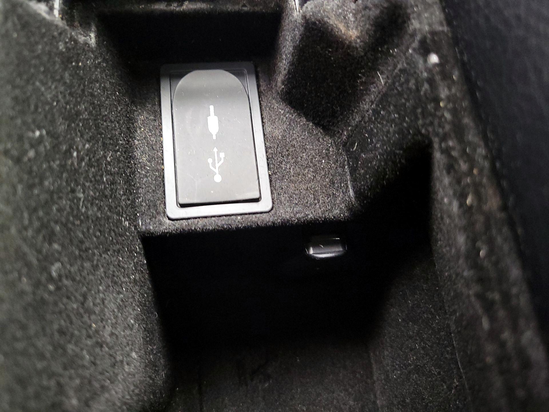 Thumbnail: 2016 Lexus IS - 19