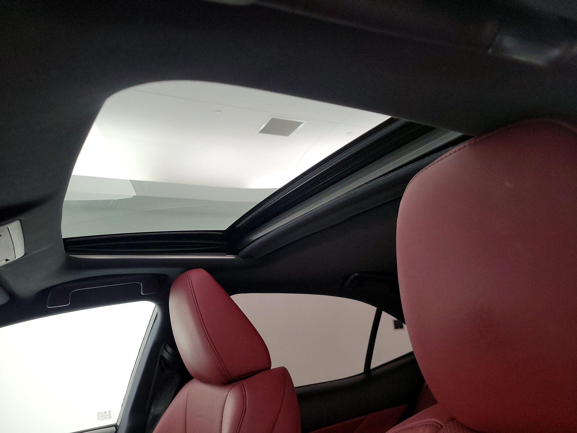 Thumbnail: 2016 Lexus IS - 20