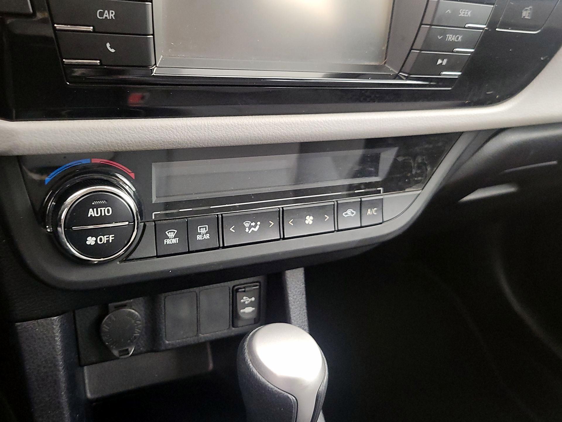 Thumbnail: 2014 Toyota Corolla - 16