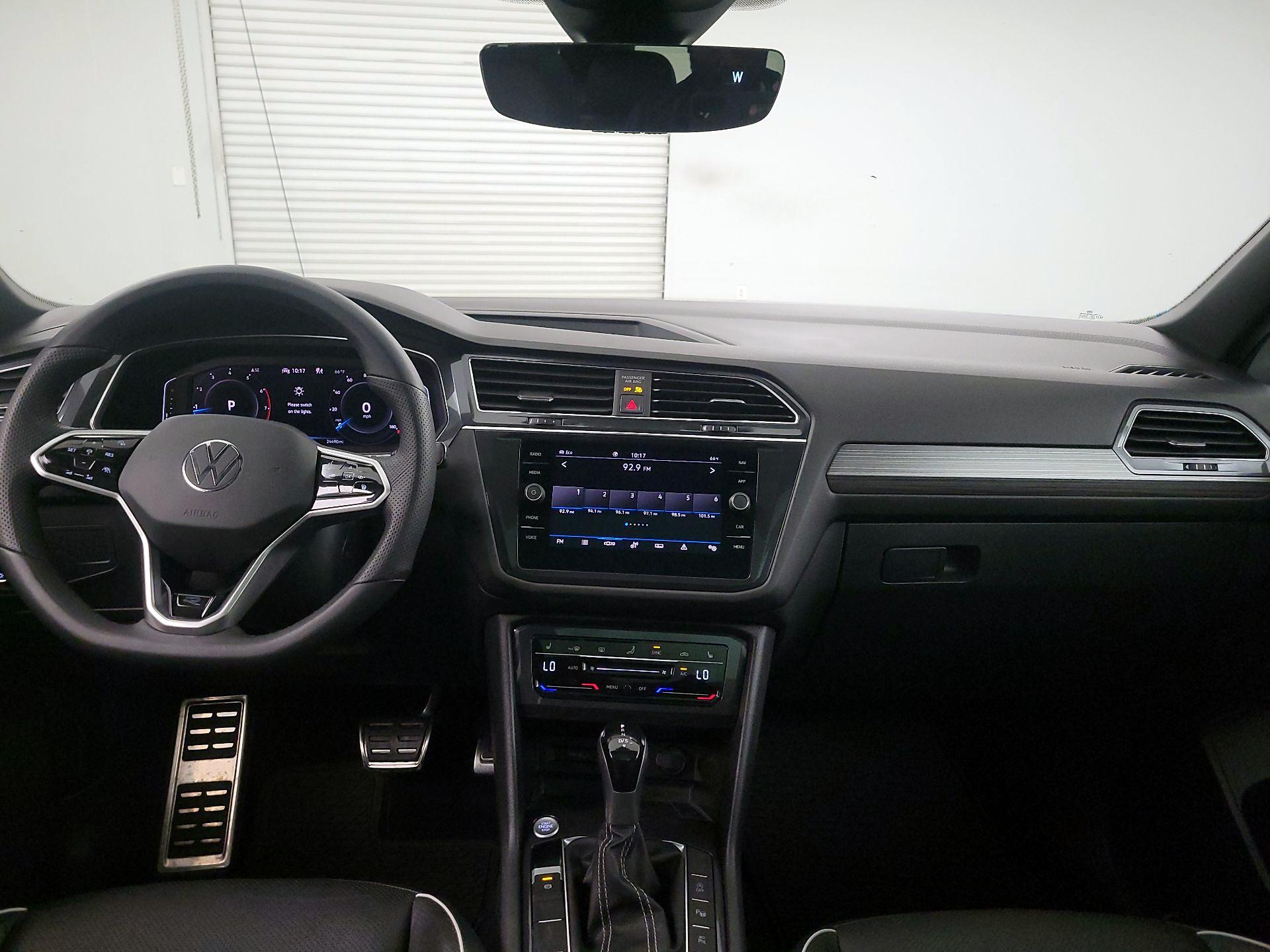 Thumbnail: 2022 Volkswagen Tiguan - 9