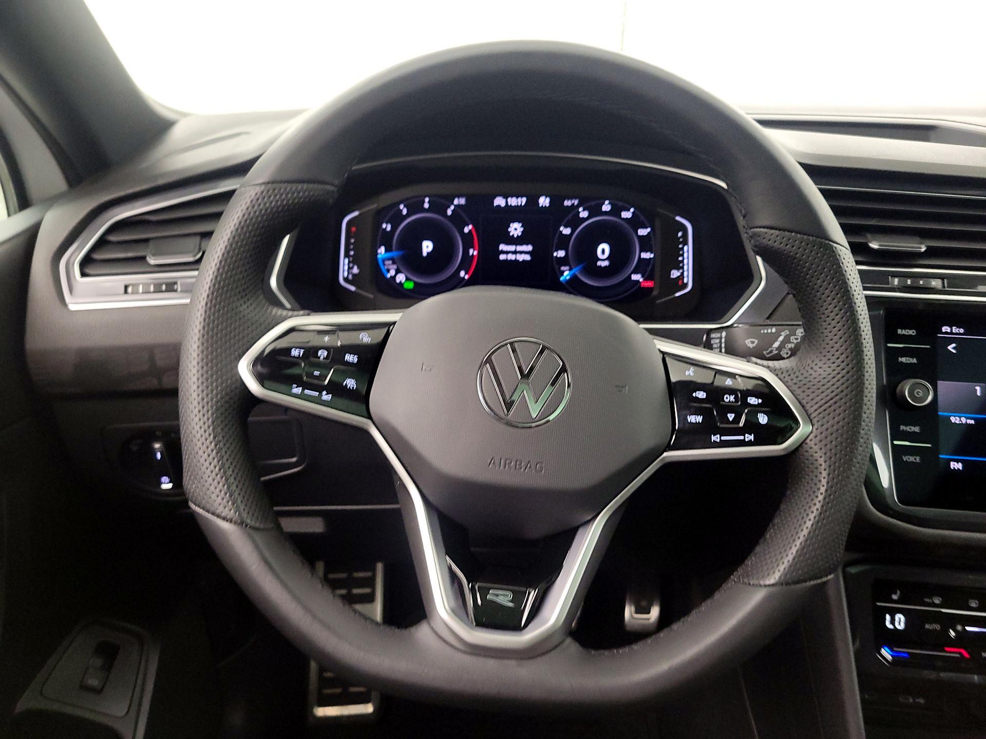 Thumbnail: 2022 Volkswagen Tiguan - 10