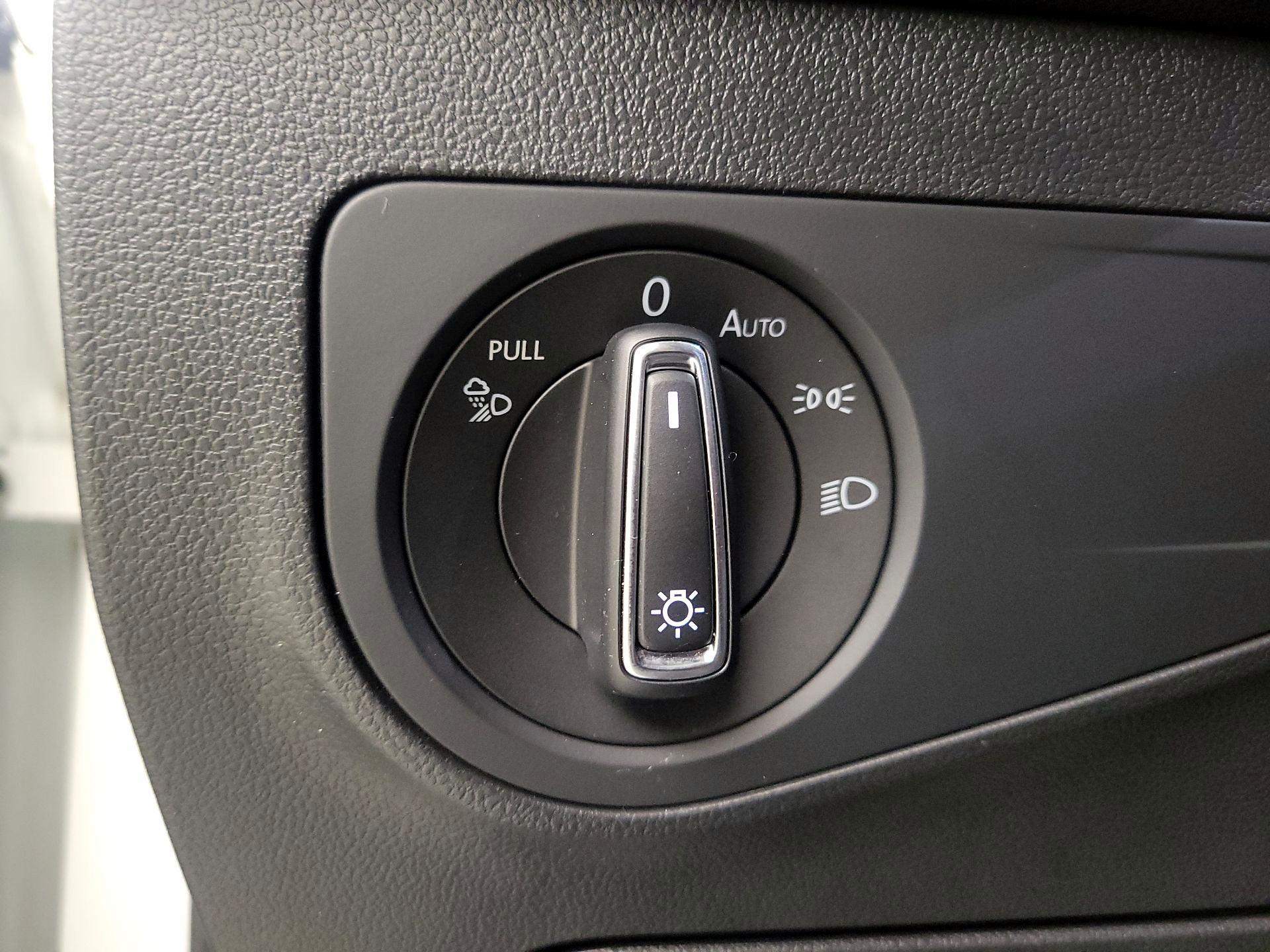 Thumbnail: 2022 Volkswagen Tiguan - 13