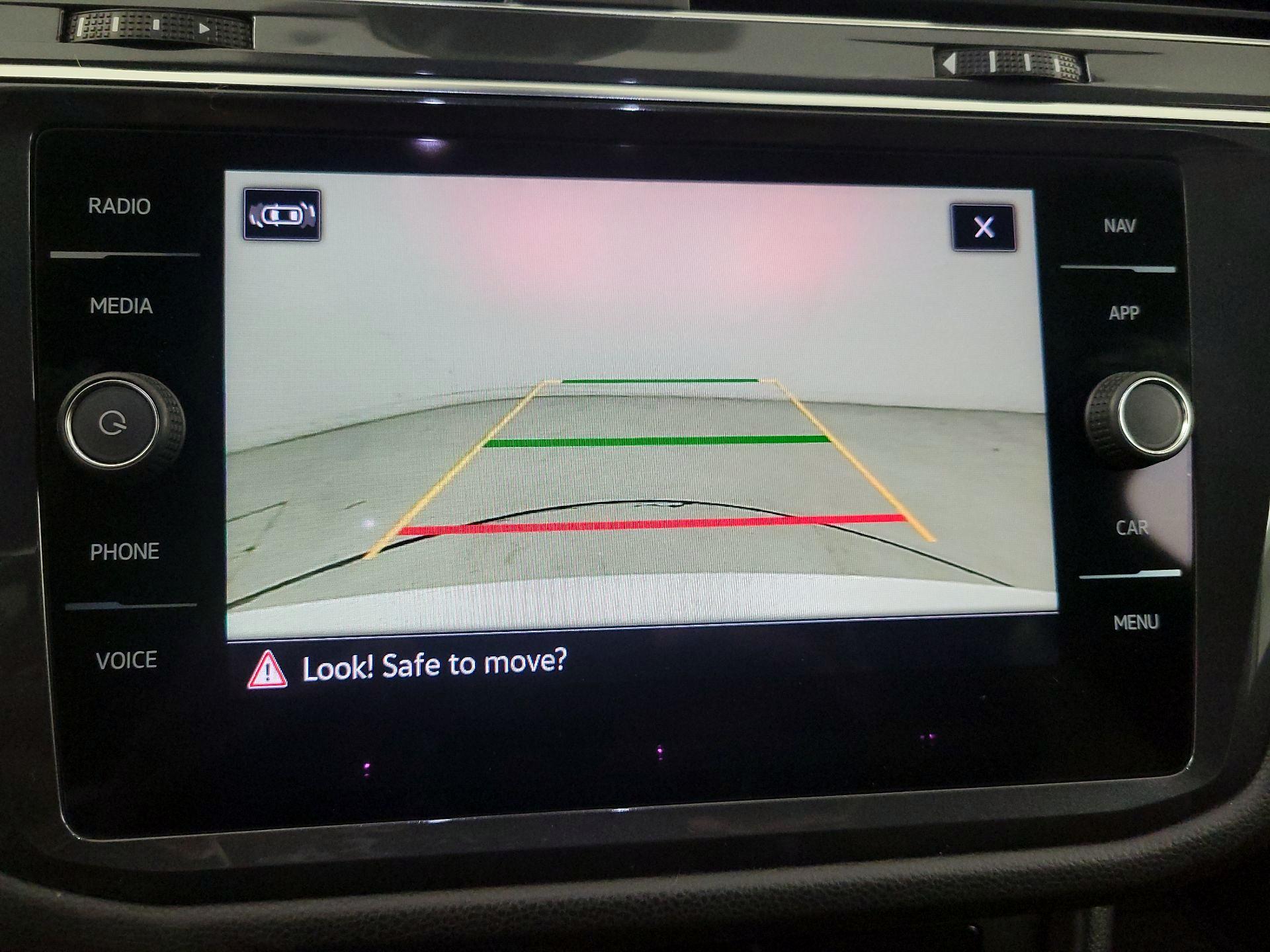 Thumbnail: 2022 Volkswagen Tiguan - 14