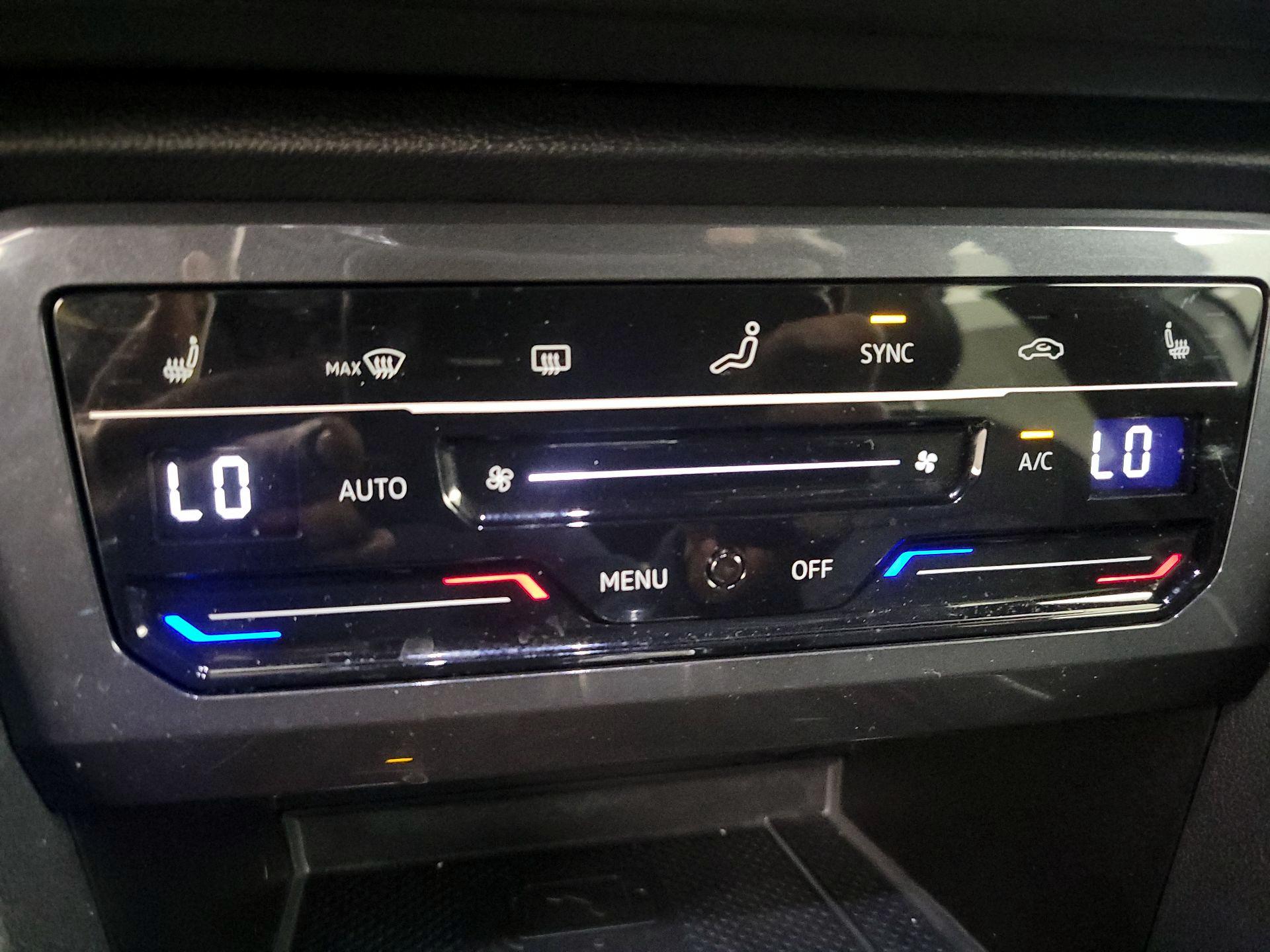 Thumbnail: 2022 Volkswagen Tiguan - 16