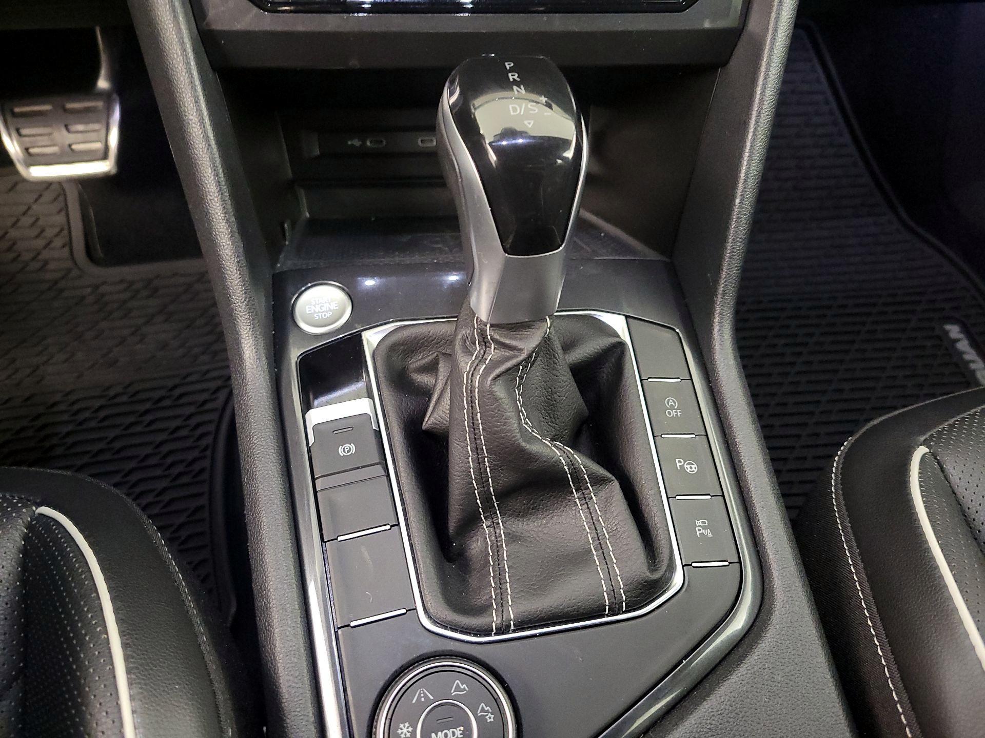 Thumbnail: 2022 Volkswagen Tiguan - 17