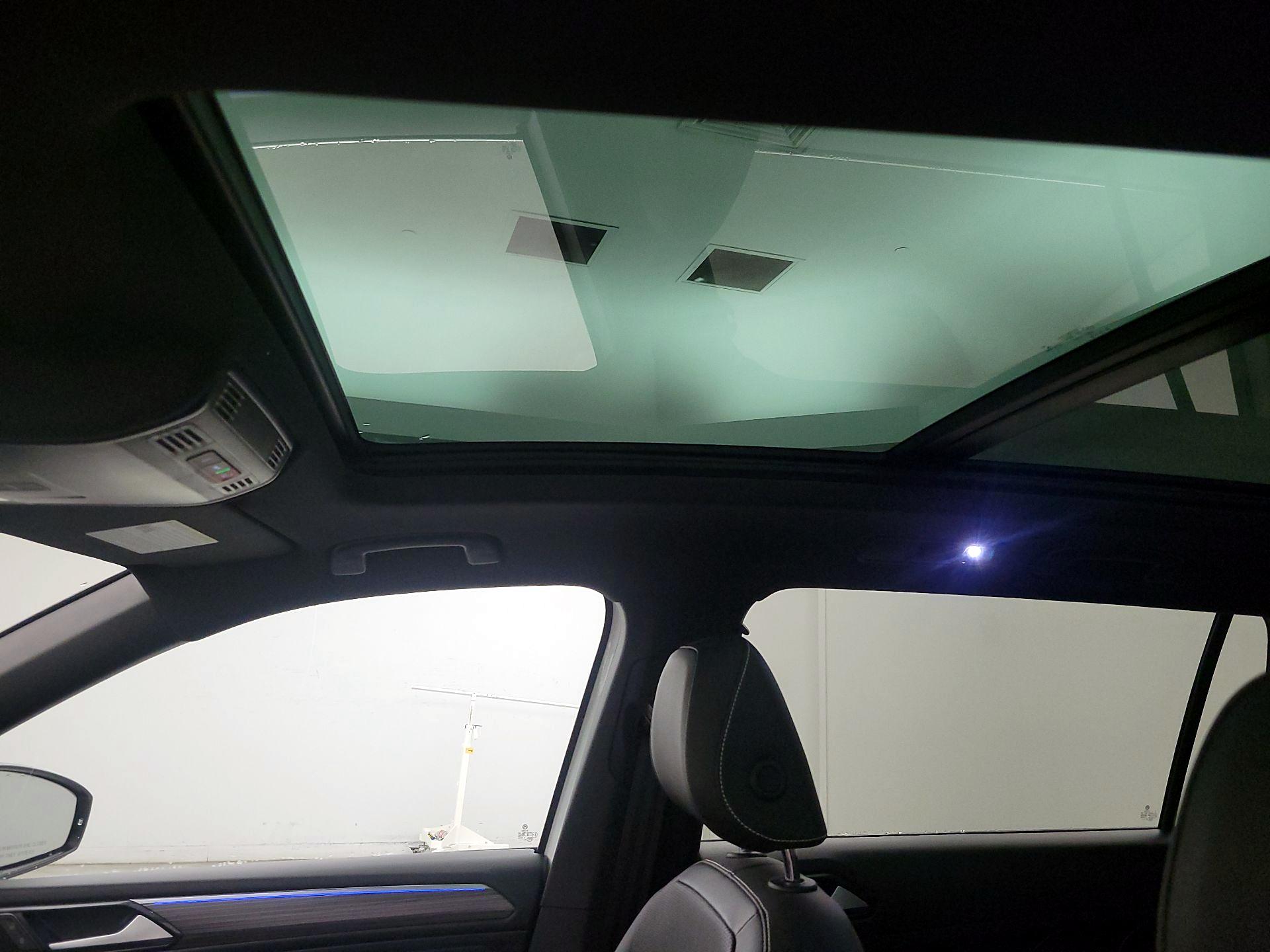 Thumbnail: 2022 Volkswagen Tiguan - 19