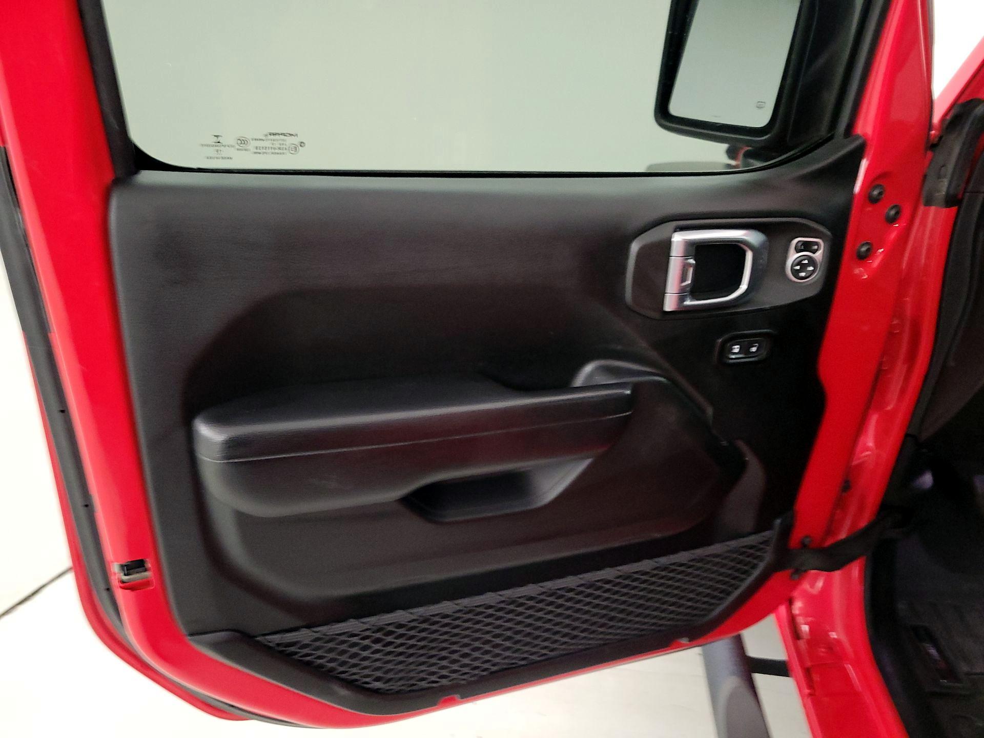 Thumbnail: 2020 Jeep Gladiator - 12