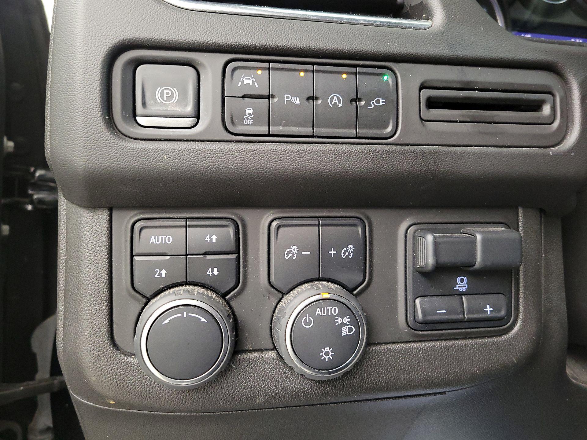 Thumbnail: 2021 Chevrolet Suburban - 13