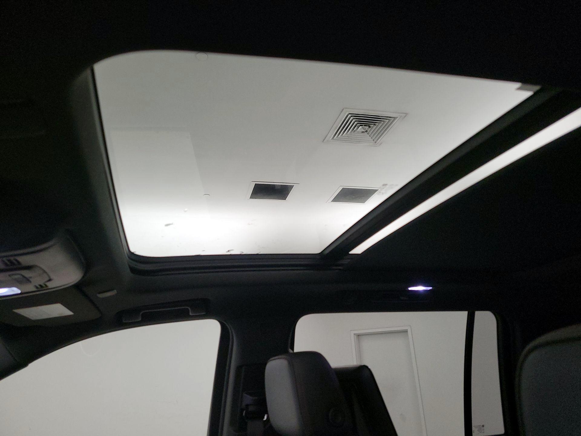 Thumbnail: 2021 Chevrolet Suburban - 20