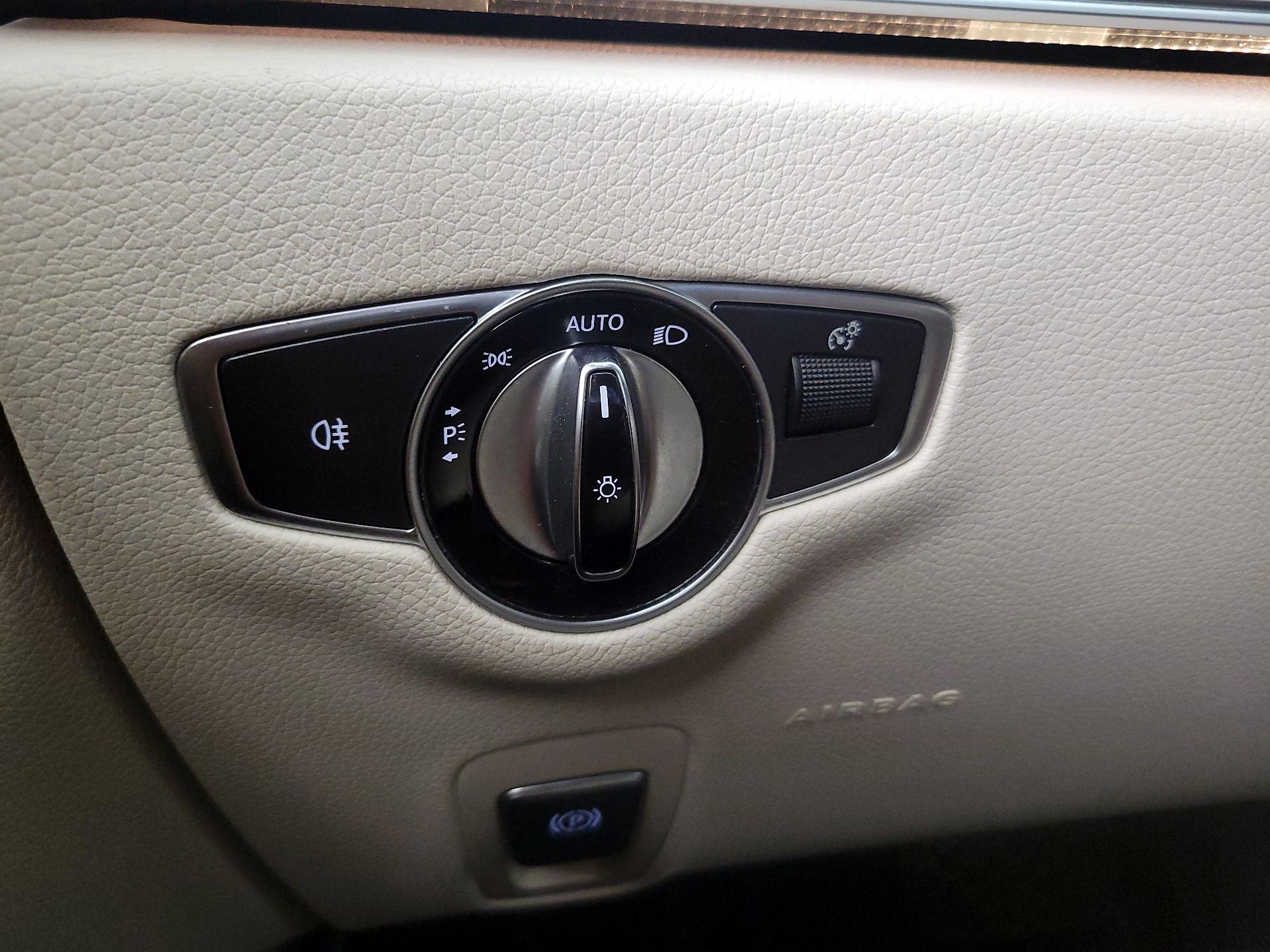 Thumbnail: 2019 Mercedes-Benz E-Class - 13