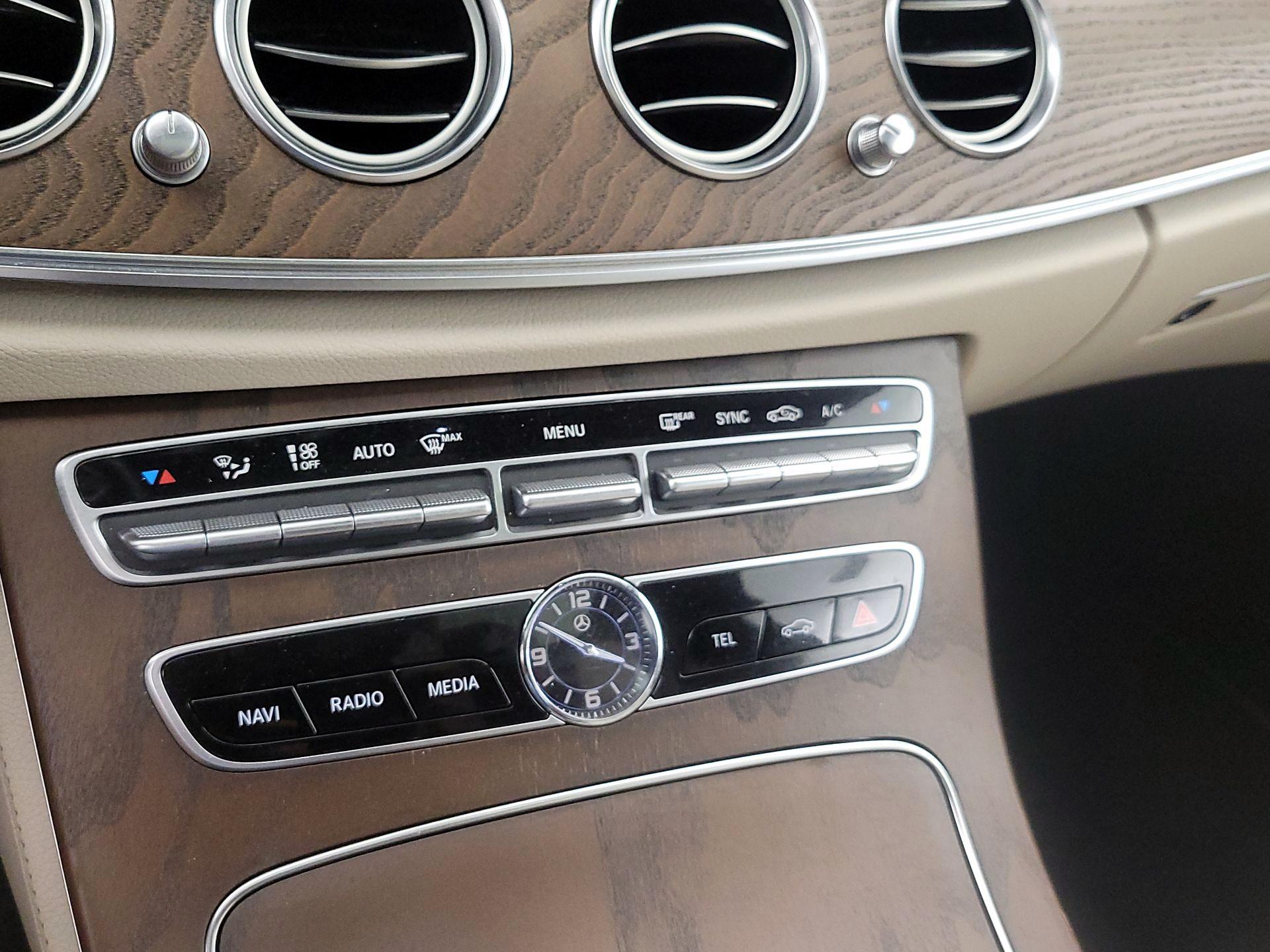 Thumbnail: 2019 Mercedes-Benz E-Class - 17