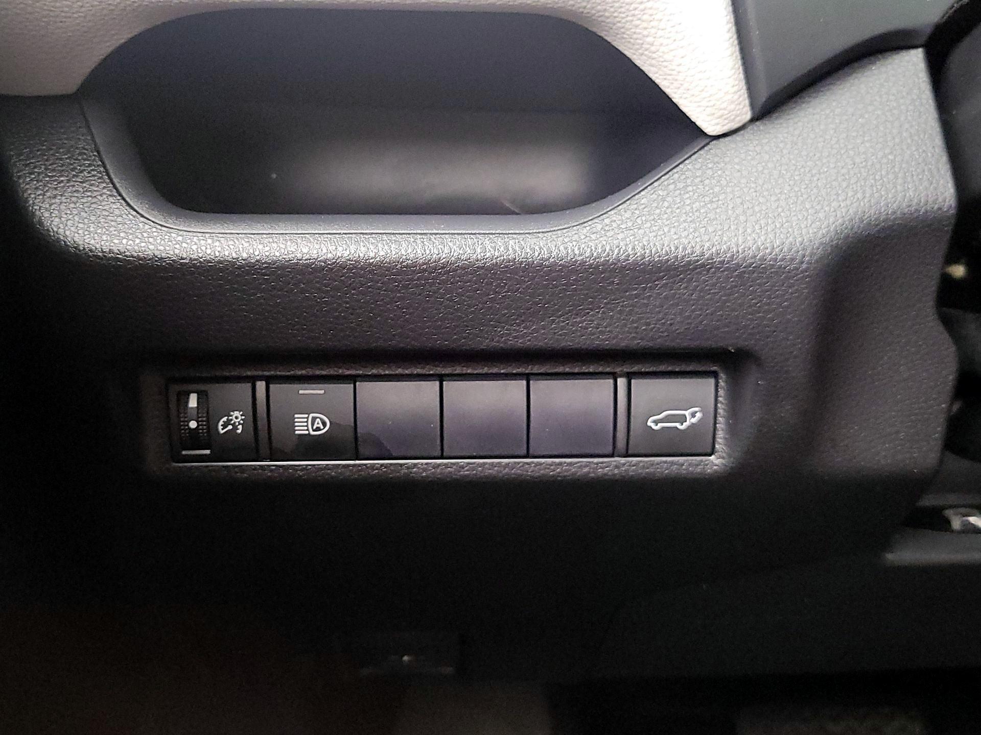 Thumbnail: 2020 Toyota RAV4 - 13