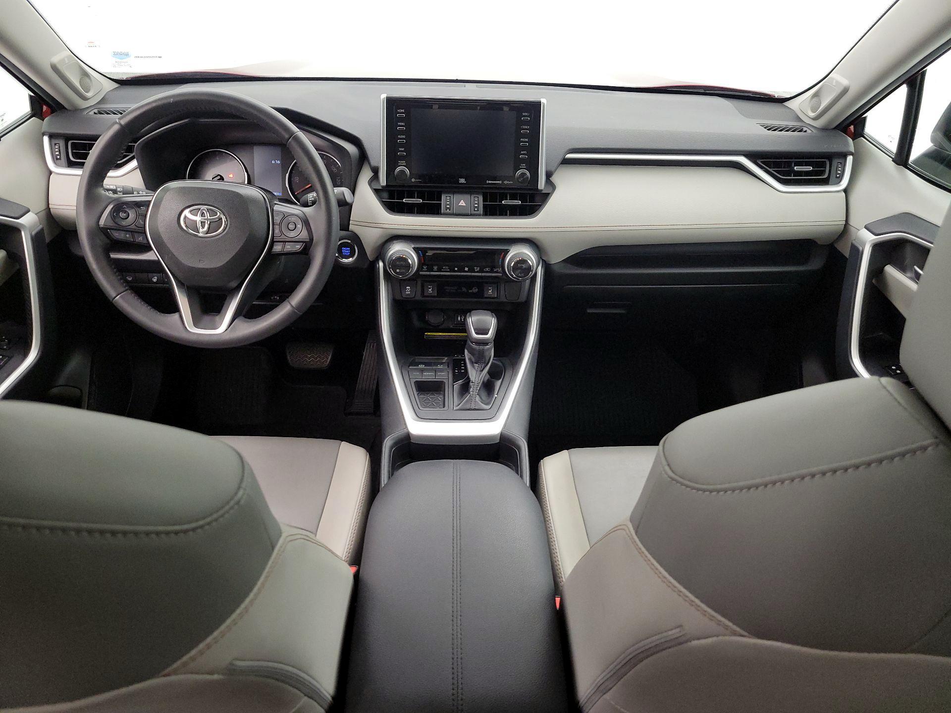 Thumbnail: 2019 Toyota RAV4 - 9