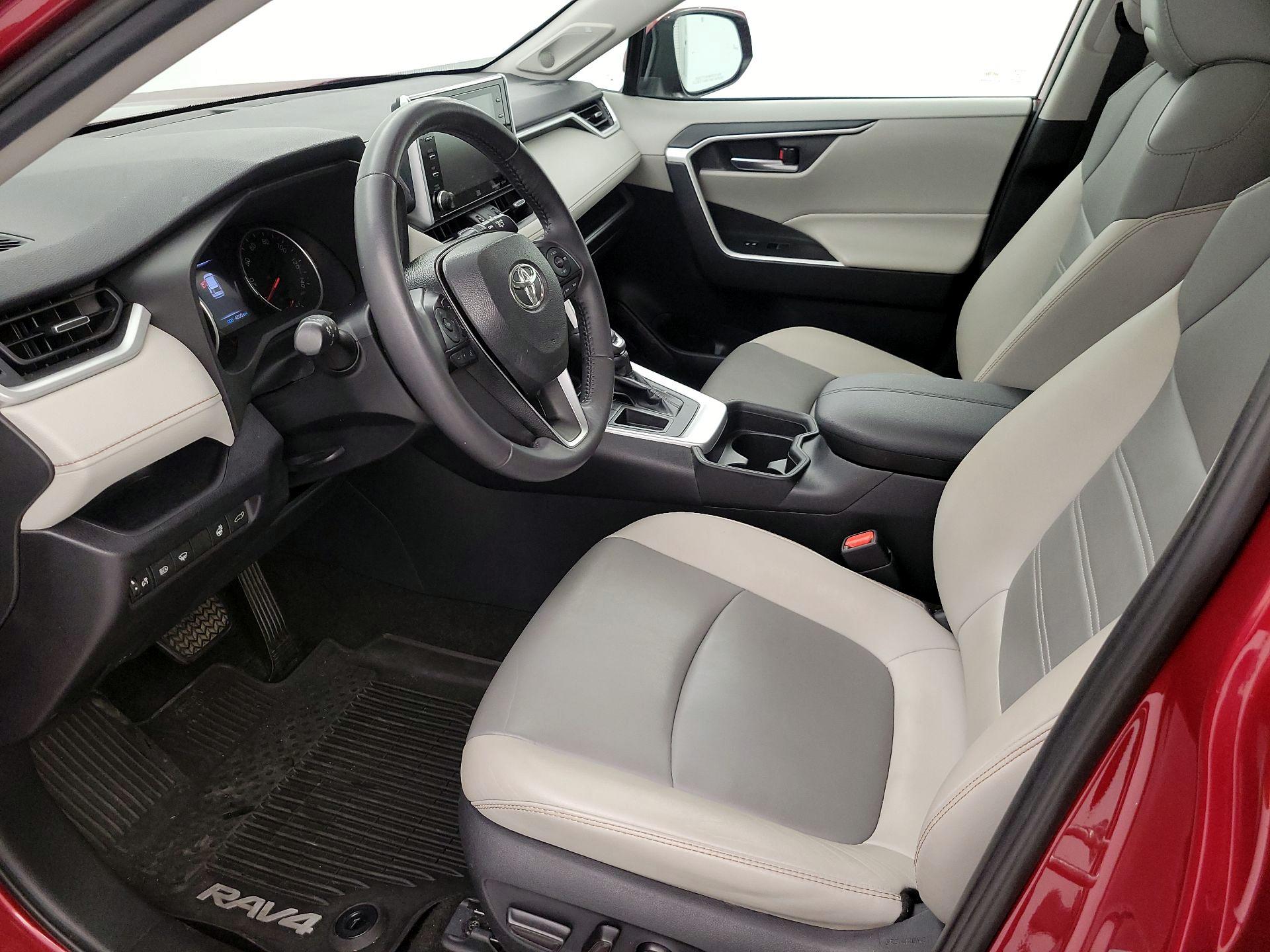 Thumbnail: 2019 Toyota RAV4 - 11