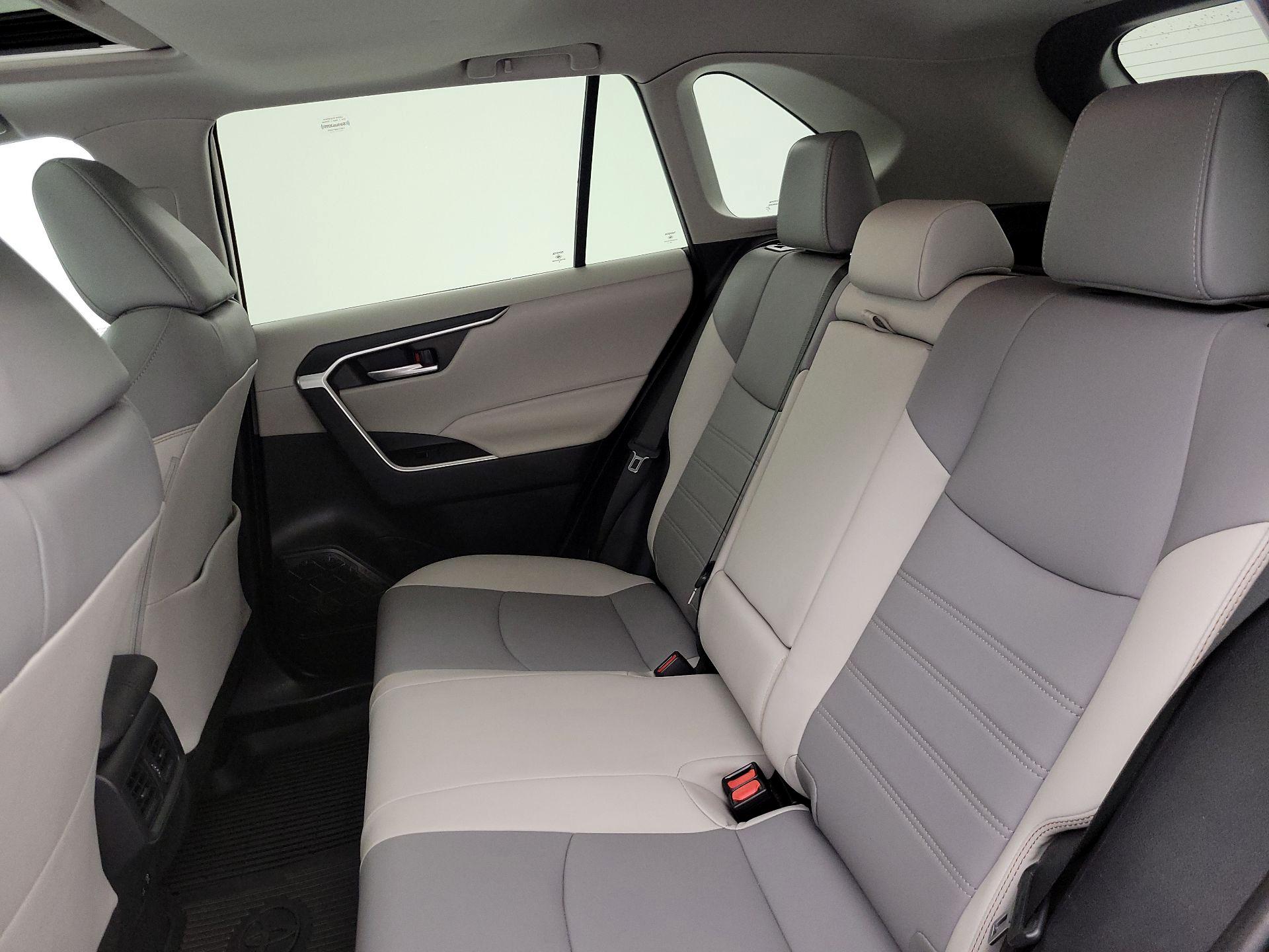 Thumbnail: 2019 Toyota RAV4 - 20