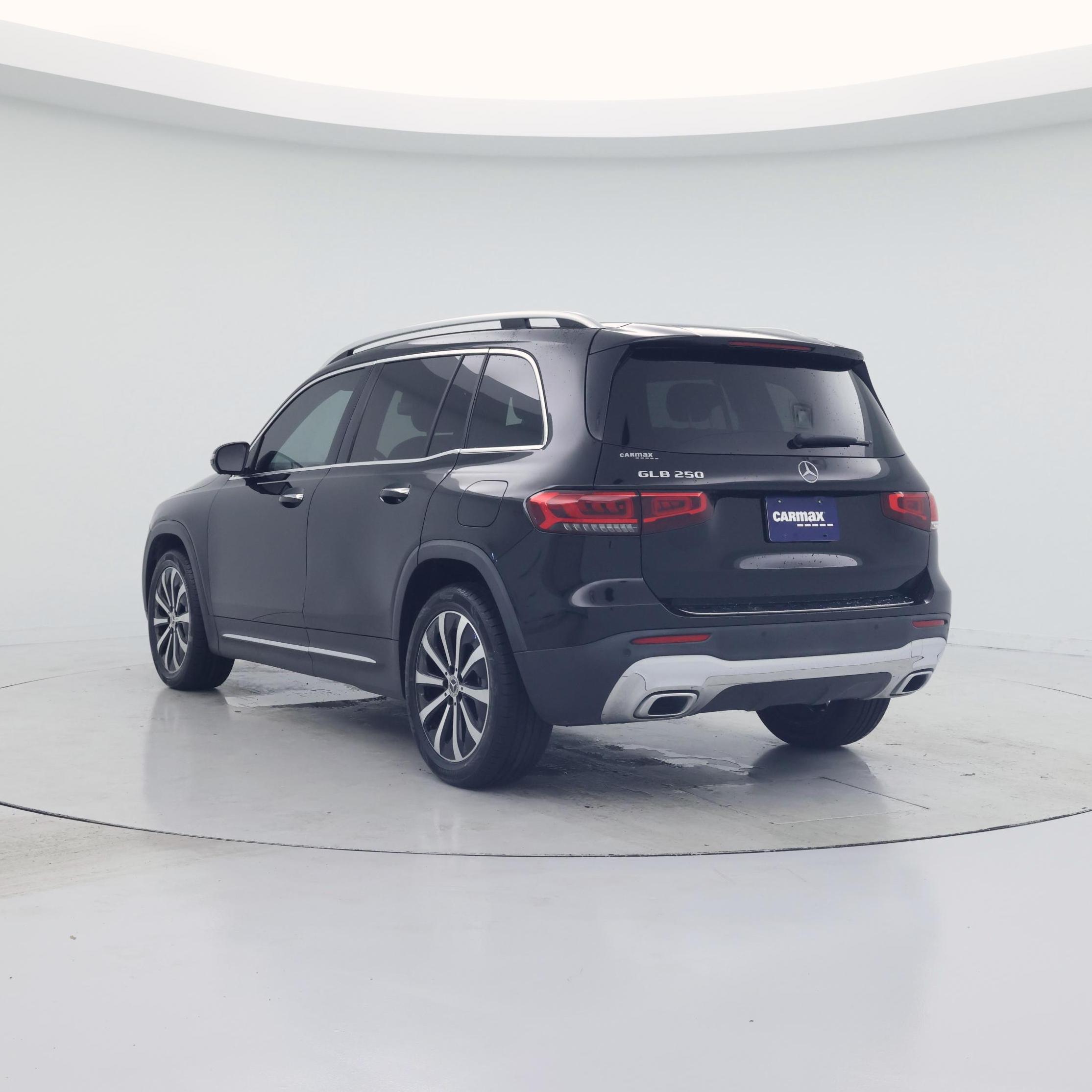 Thumbnail: 2021 Mercedes-Benz GLB - 2