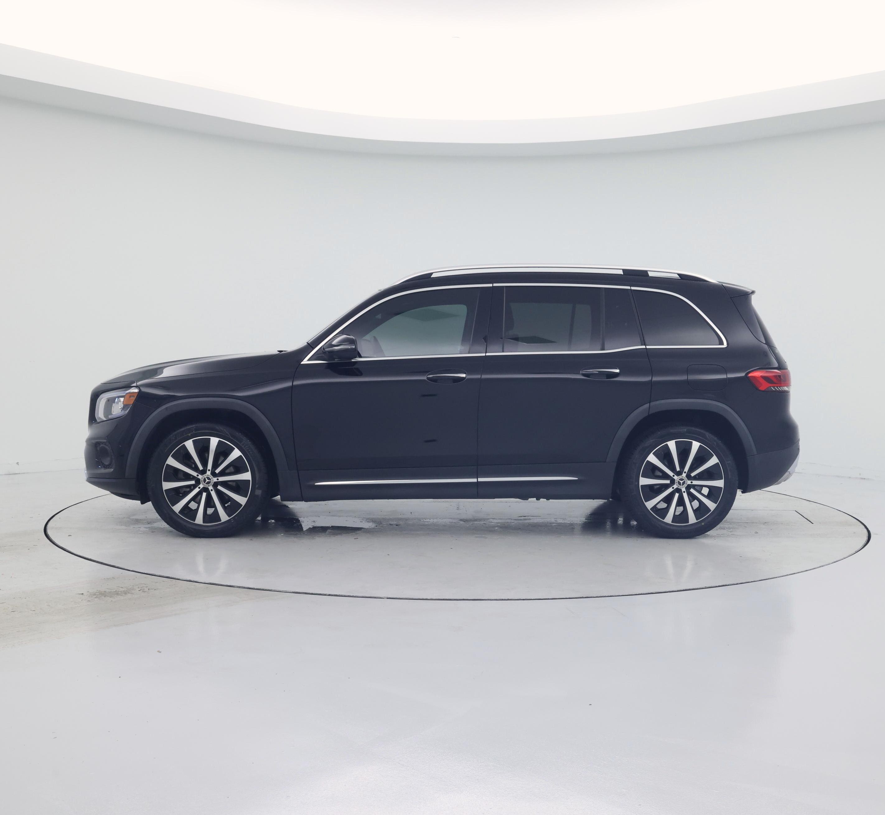 Thumbnail: 2021 Mercedes-Benz GLB - 3
