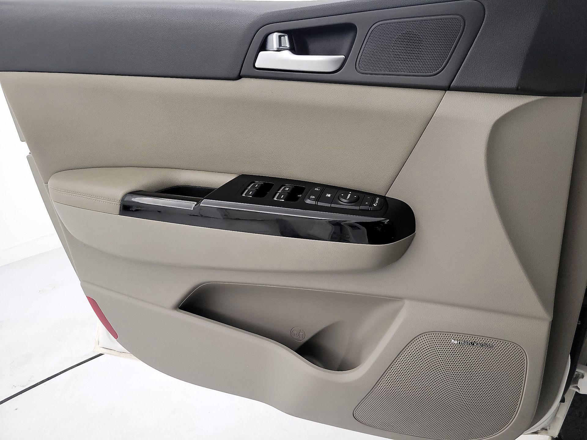 Thumbnail: 2020 Kia Sportage - 12