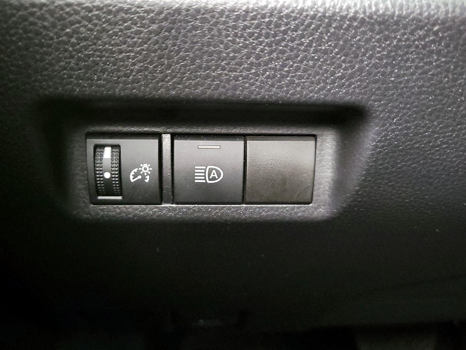 Thumbnail: 2022 Toyota RAV4 - 13