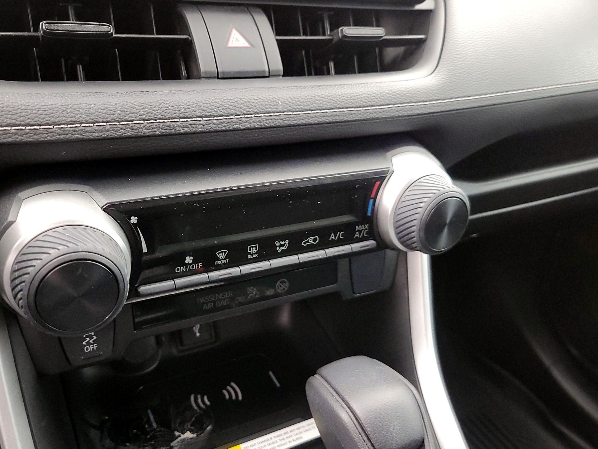 Thumbnail: 2022 Toyota RAV4 - 16