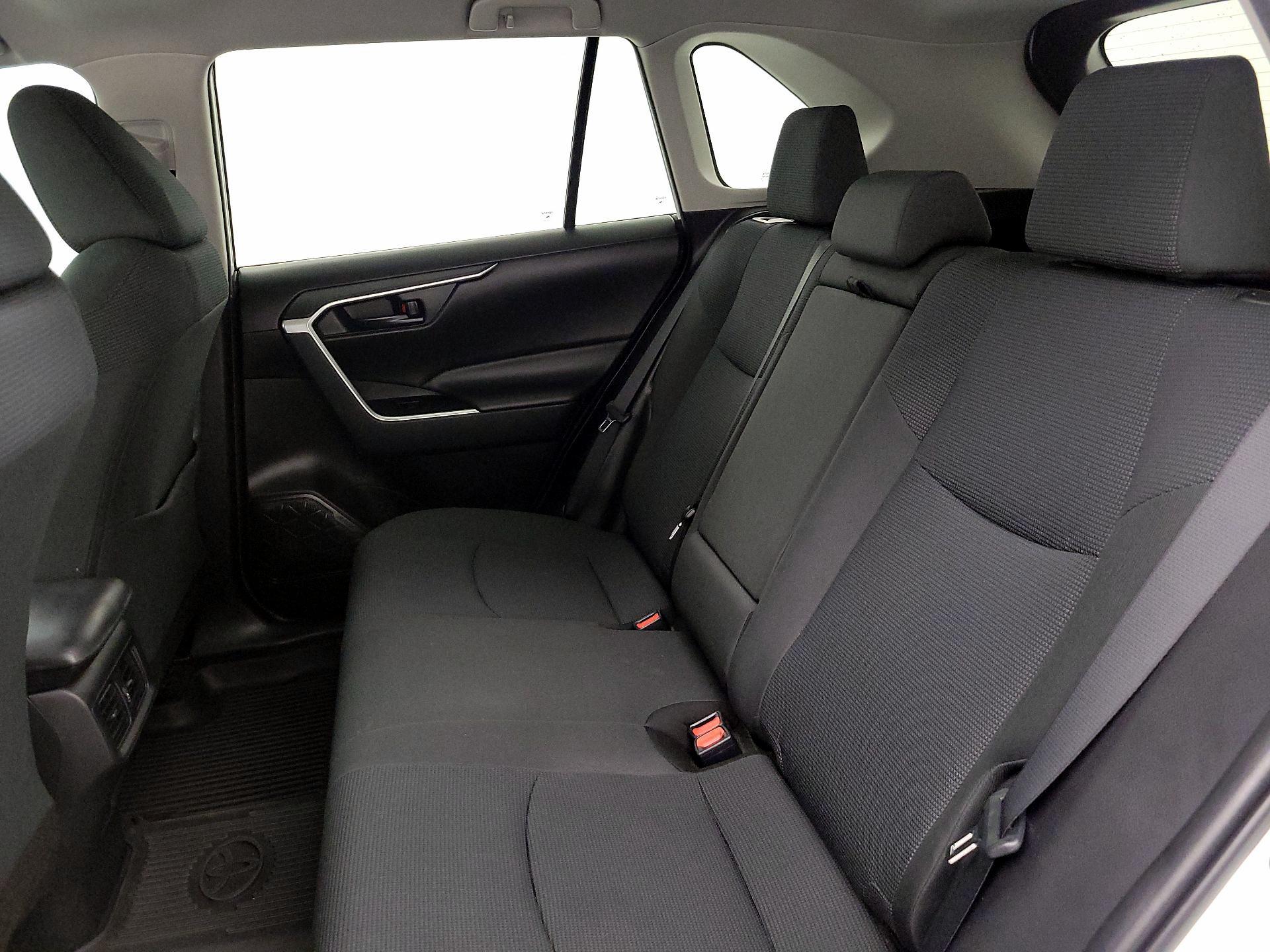 Thumbnail: 2022 Toyota RAV4 - 19