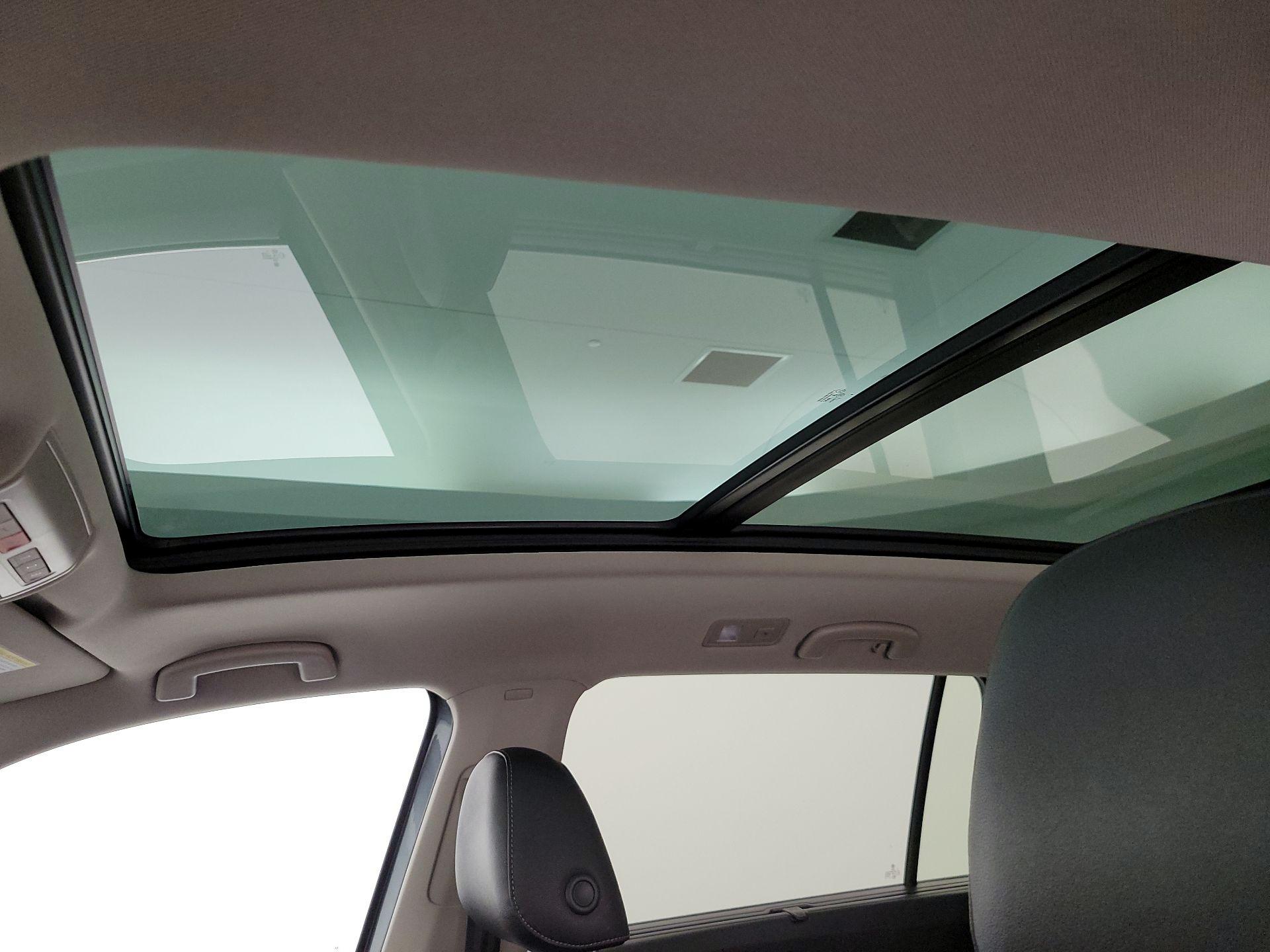 Thumbnail: 2019 Volkswagen Atlas - 19