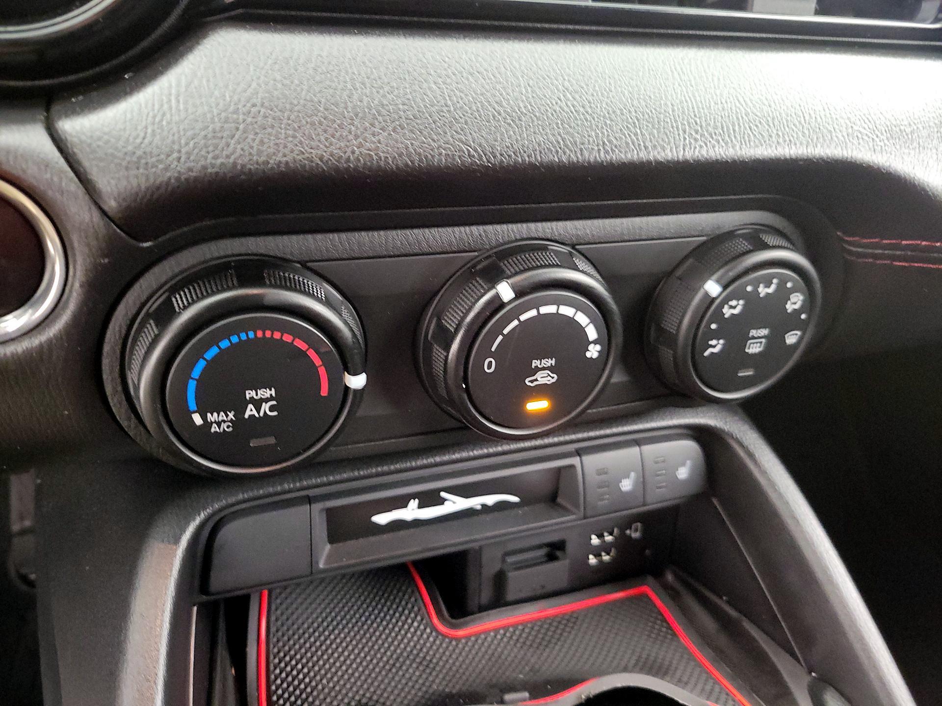 Thumbnail: 2018 Mazda MX-5 Miata - 16