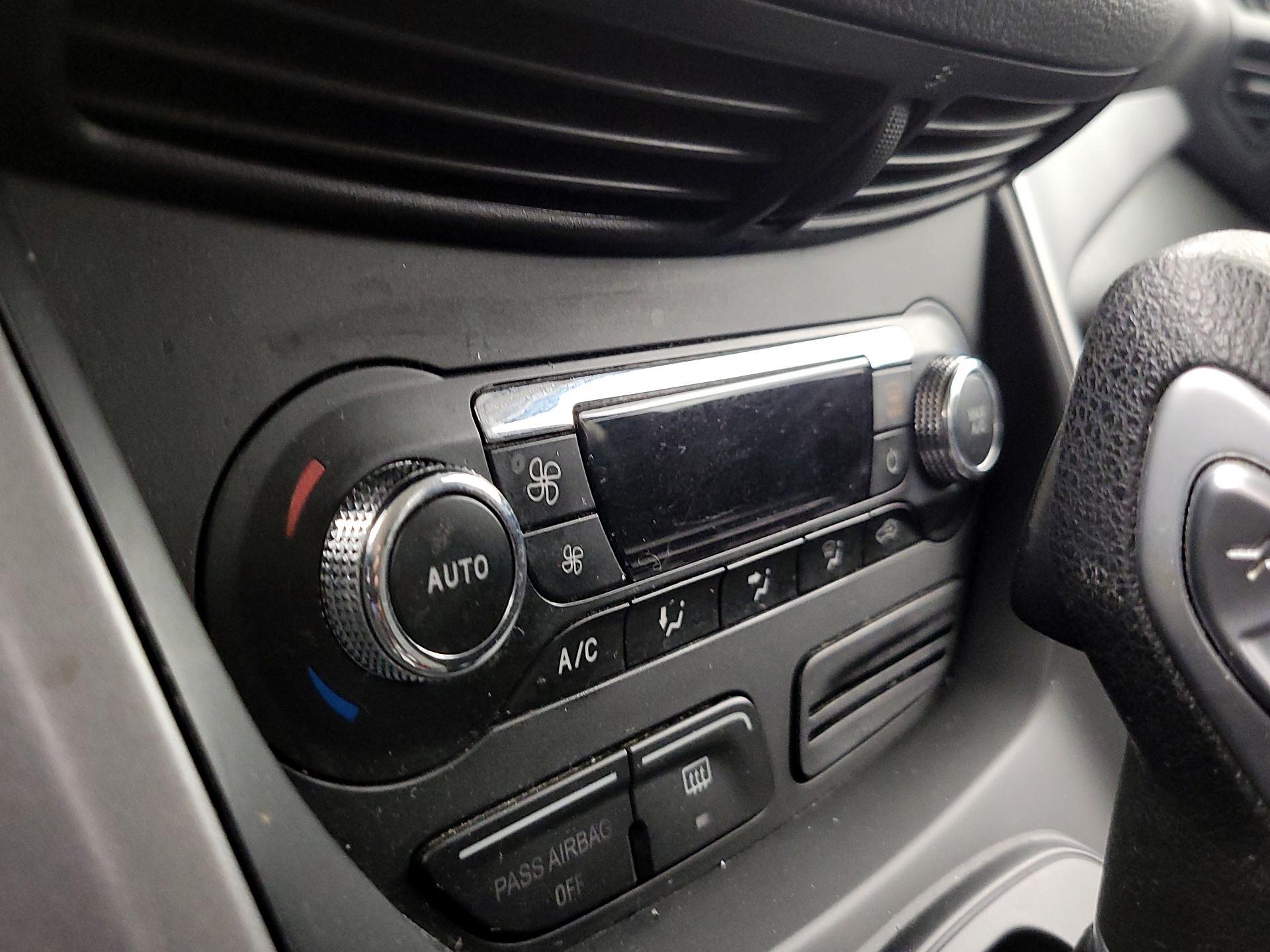 Thumbnail: 2014 Ford Escape - 16