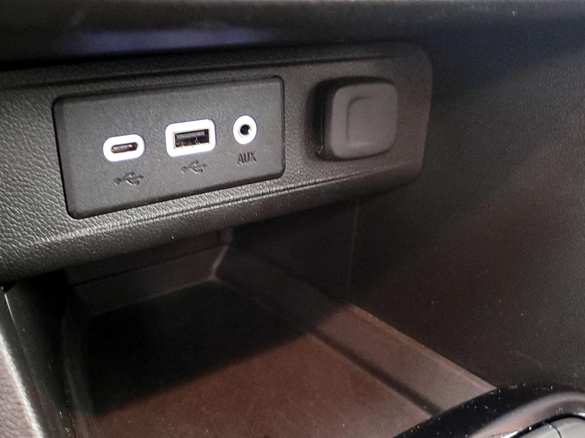 Thumbnail: 2021 Buick Encore GX - 18