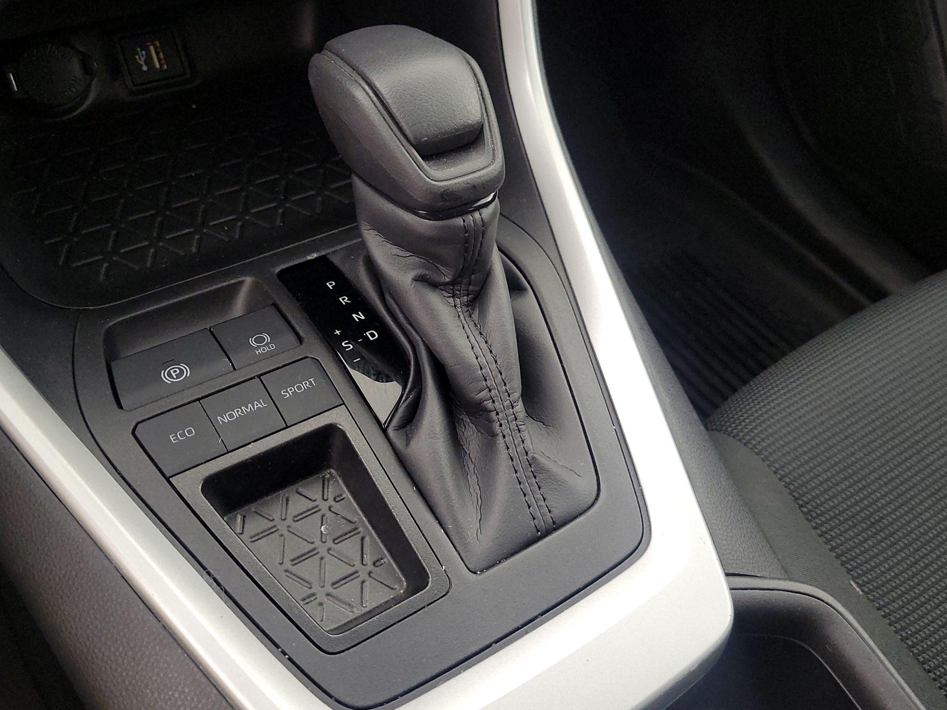 Thumbnail: 2024 Toyota RAV4 - 17