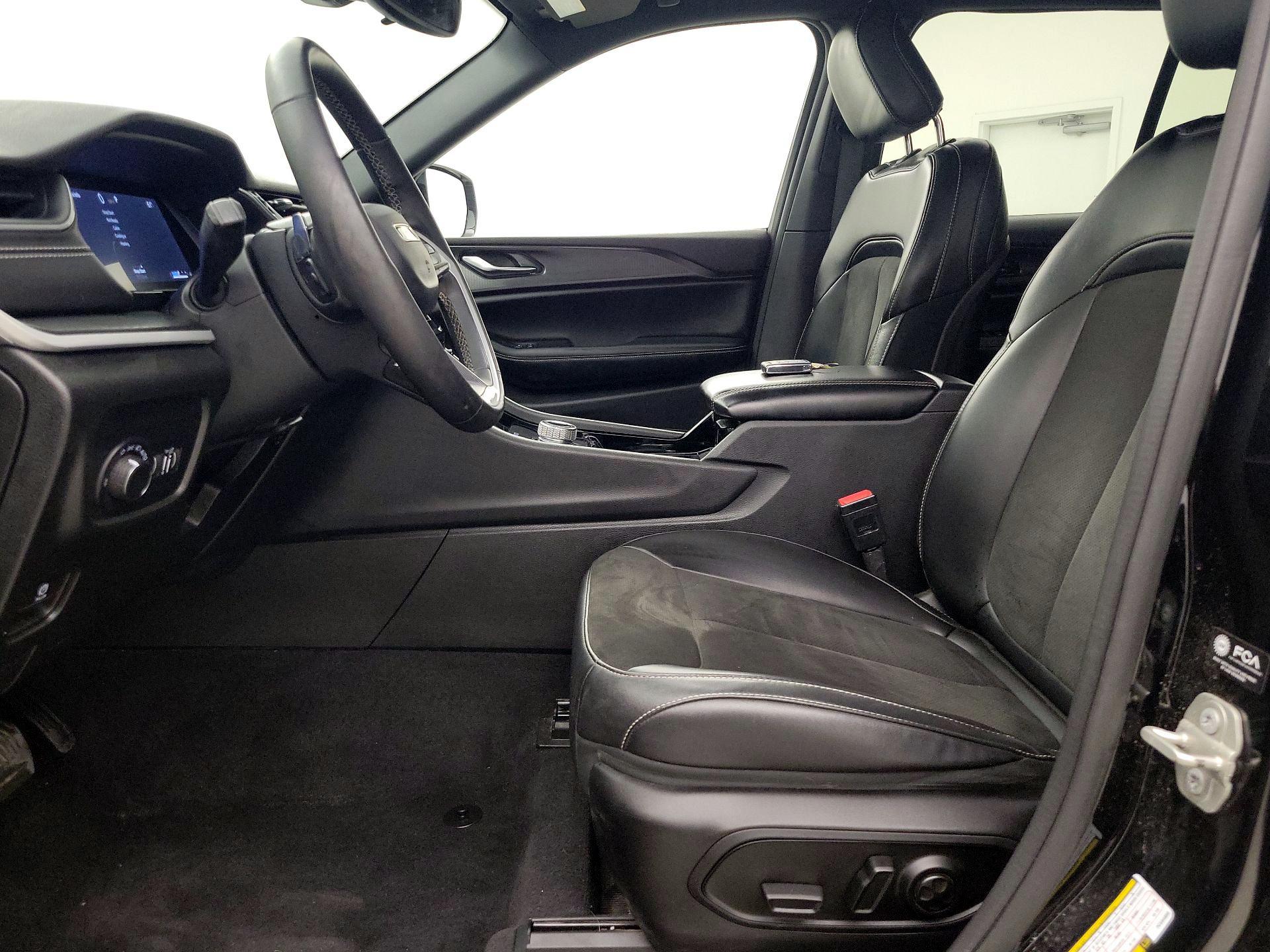 Thumbnail: 2023 Jeep Grand Cherokee - 11