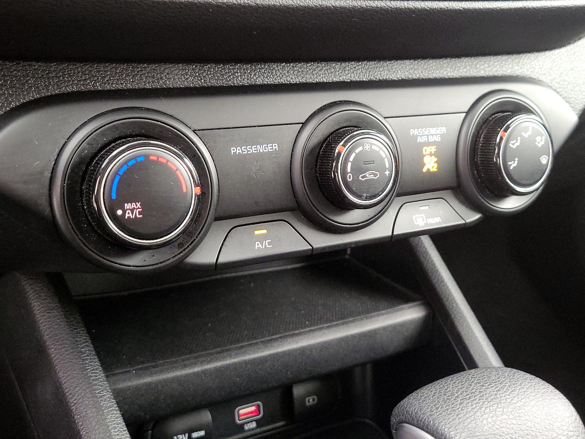 Thumbnail: 2024 Kia Forte - 16