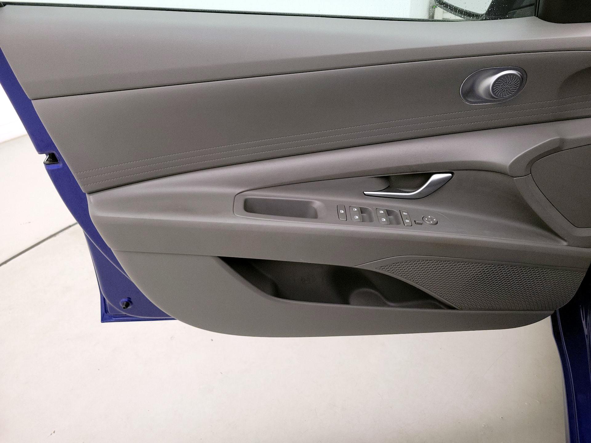 Thumbnail: 2023 Hyundai Elantra - 12