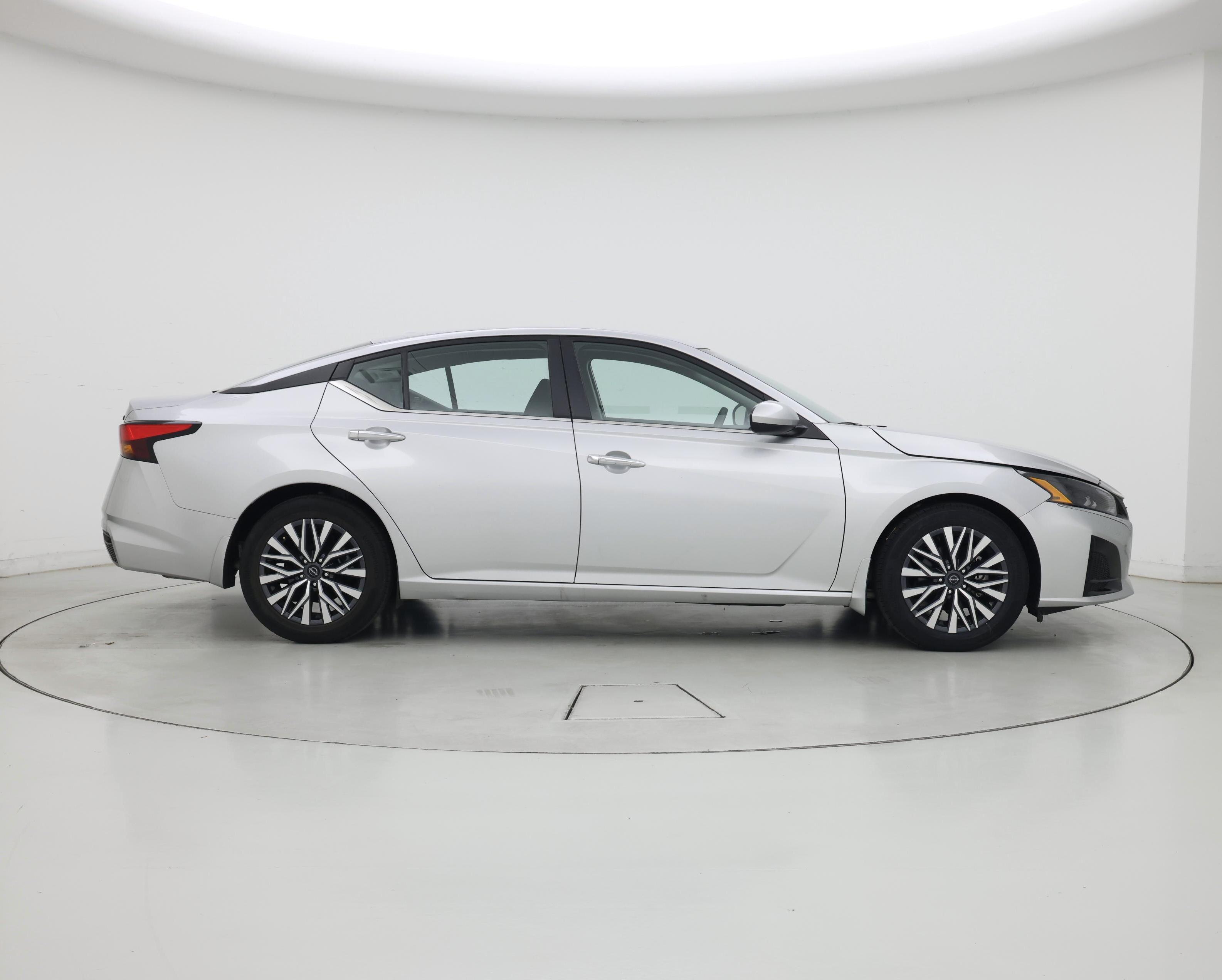 Thumbnail: 2023 Nissan Altima - 7