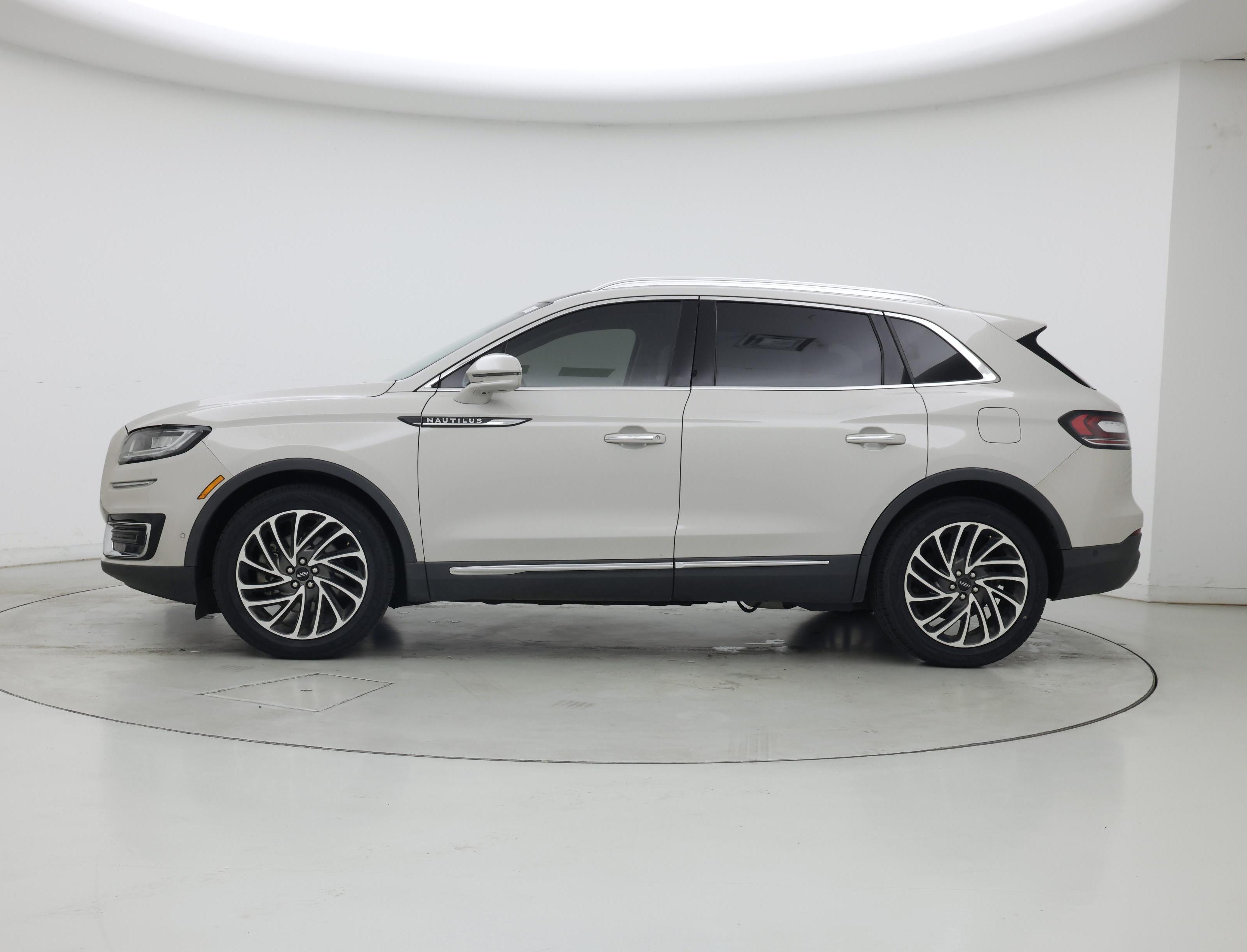 Thumbnail: 2020 Lincoln Nautilus - 3