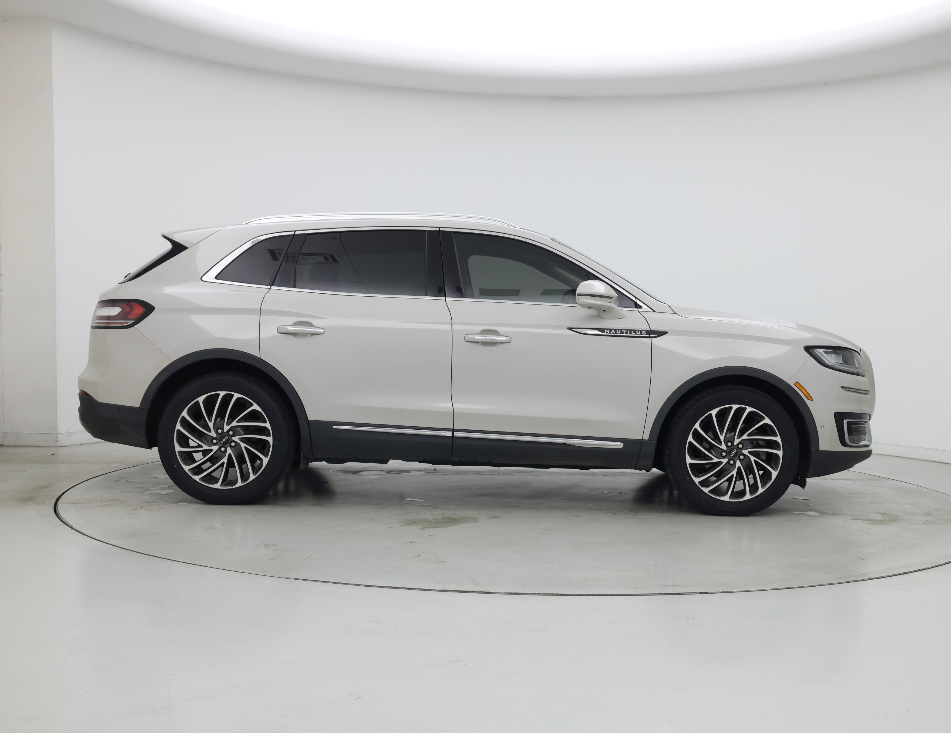 Thumbnail: 2020 Lincoln Nautilus - 7