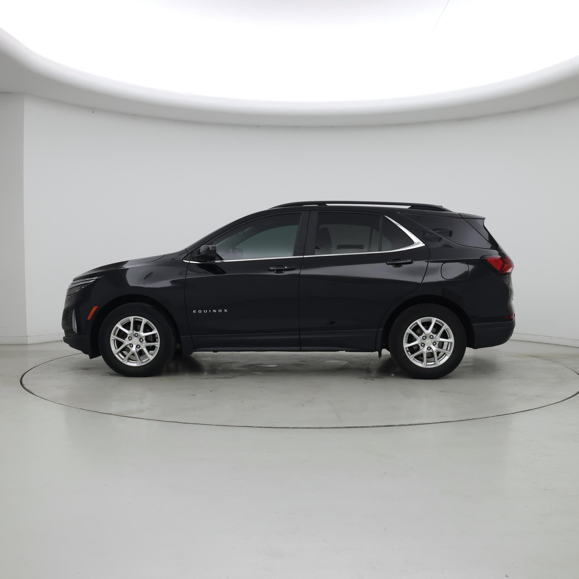 Thumbnail: 2022 Chevrolet Equinox - 3
