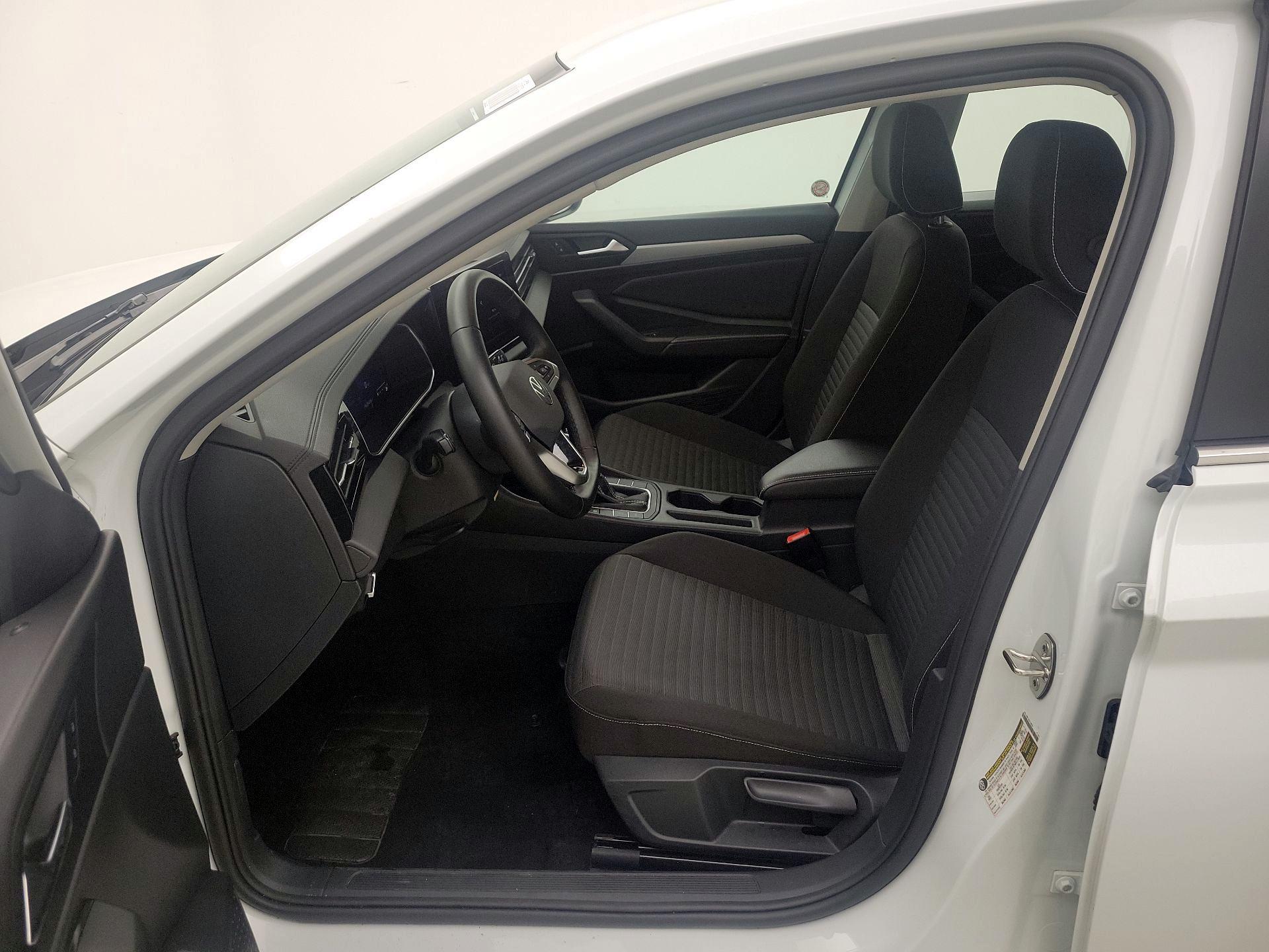 Thumbnail: 2025 Volkswagen Jetta - 11