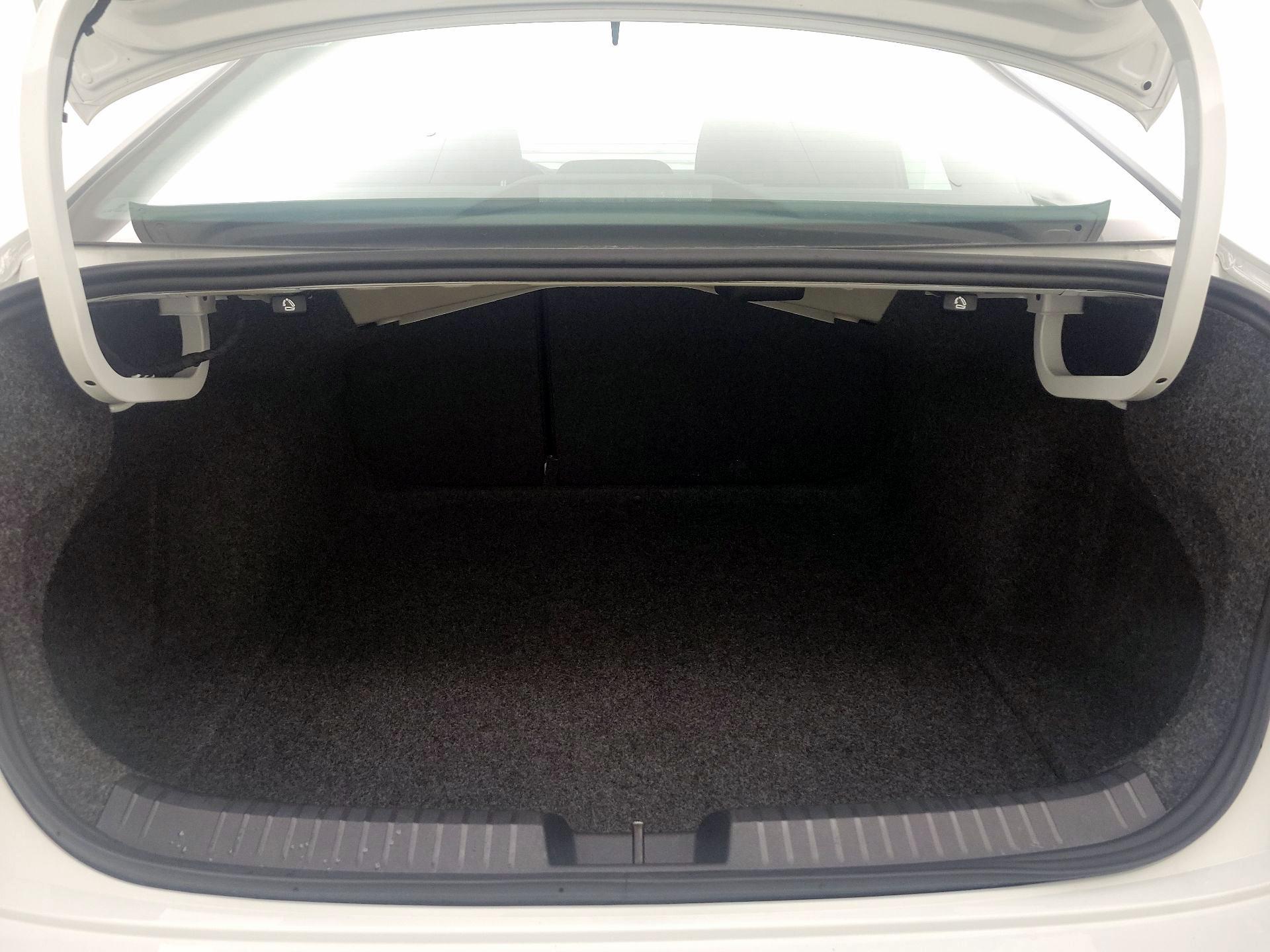 Thumbnail: 2025 Volkswagen Jetta - 20