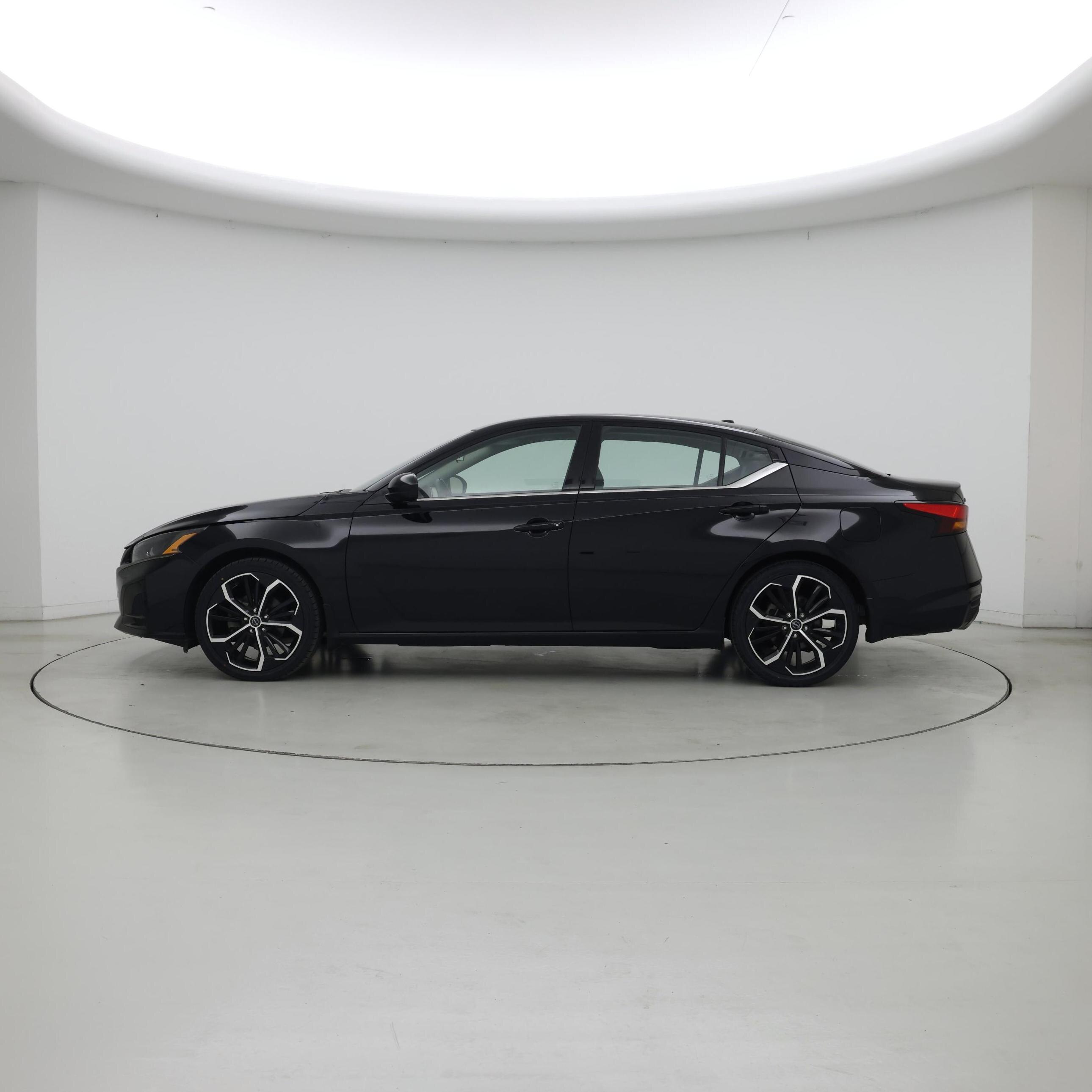 Thumbnail: 2024 Nissan Altima - 3
