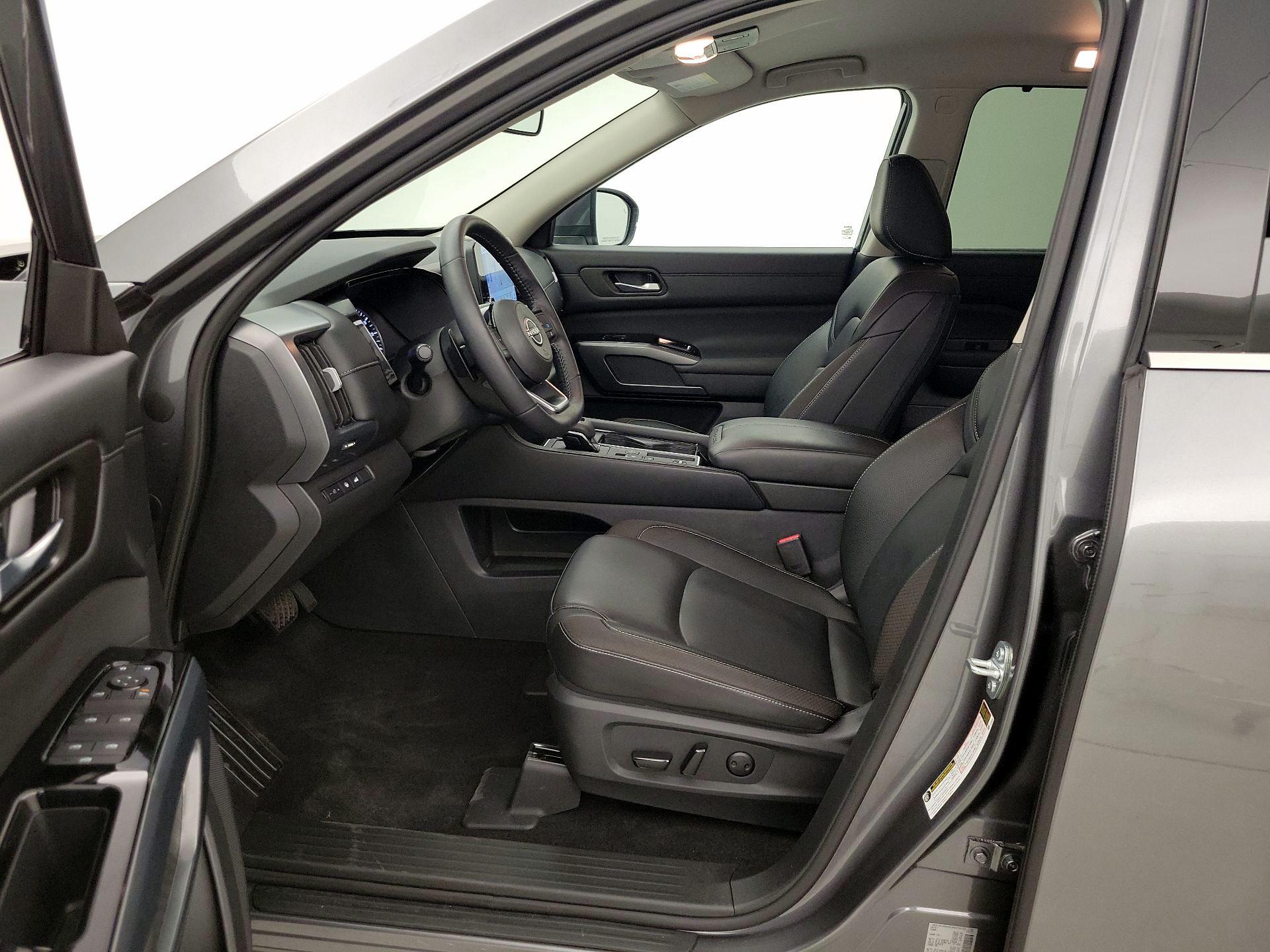 Thumbnail: 2025 Nissan Pathfinder - 11