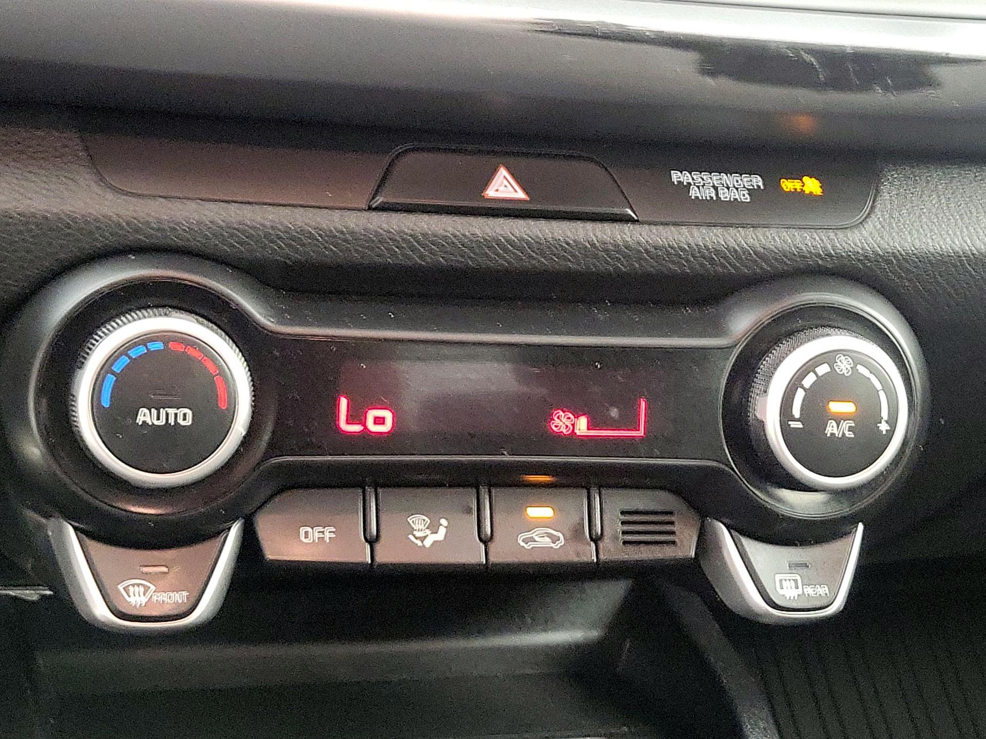 Thumbnail: 2023 Kia Rio - 16