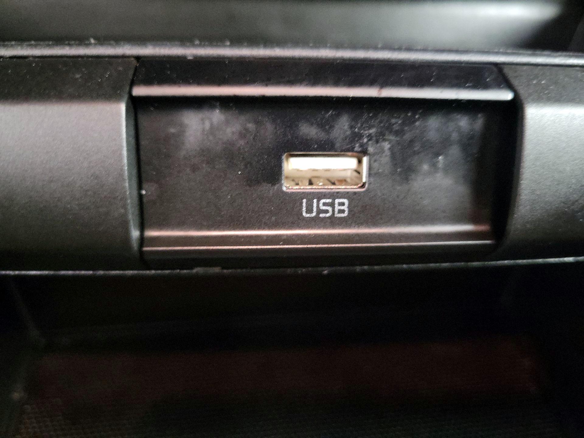 Thumbnail: 2023 Kia Rio - 18