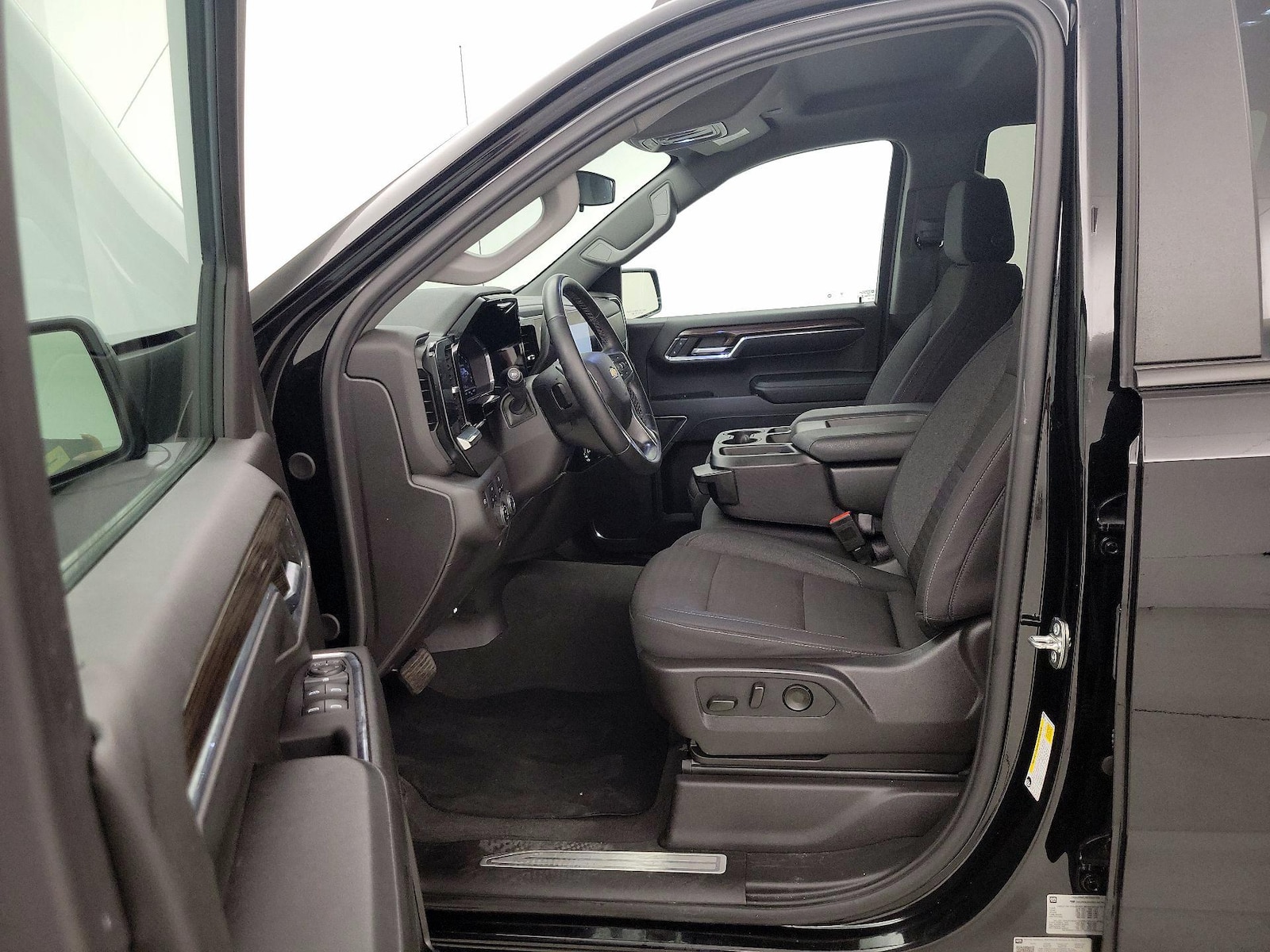2024 Chevrolet Silverado 1500 LT - Photo 12