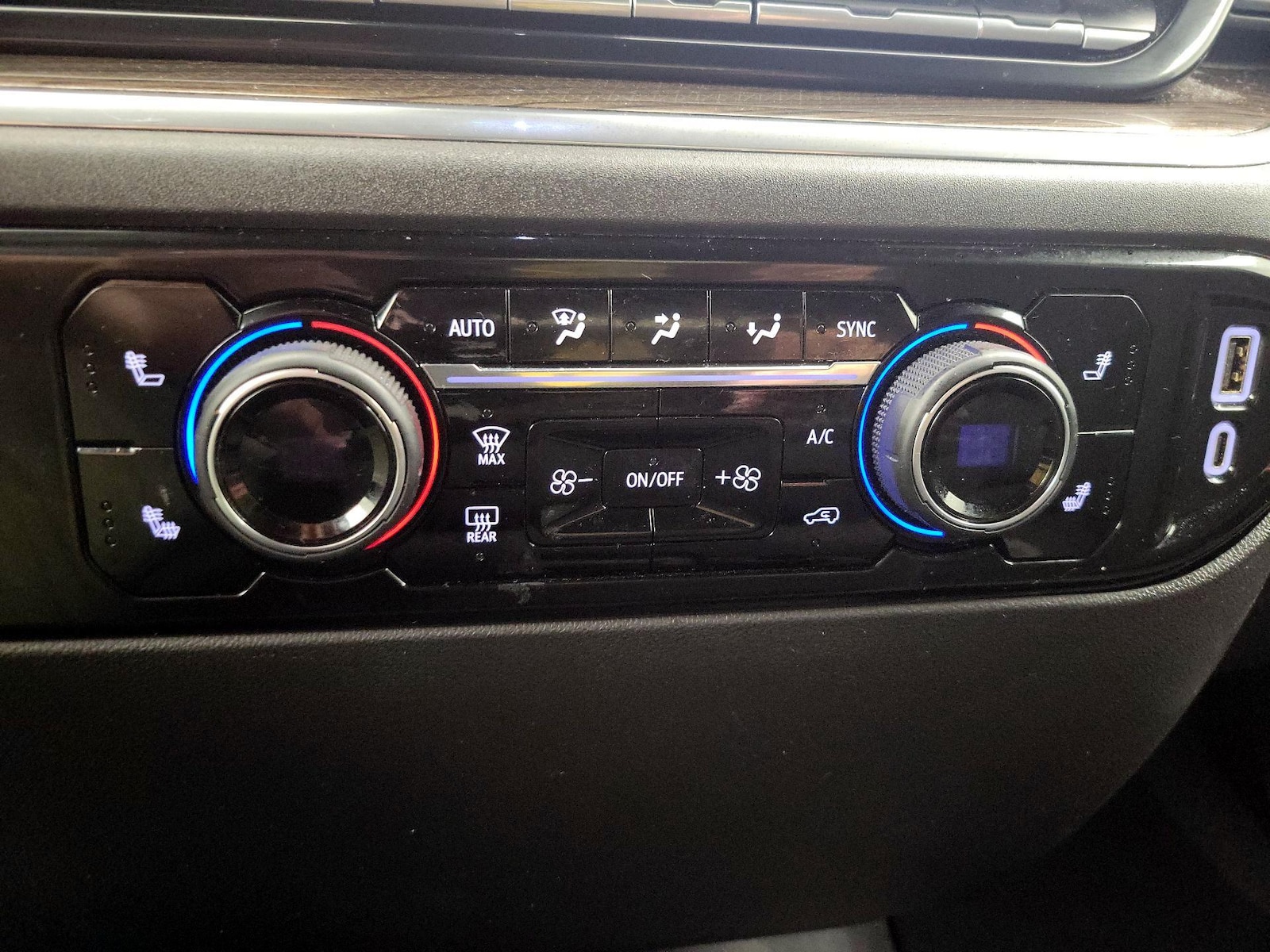 2024 Chevrolet Silverado 1500 LT - Photo 17